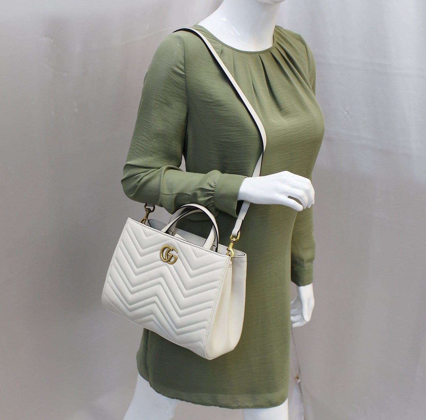 GUCCI GG Marmont small Matelass� Top Handle White Tote Bag 448054