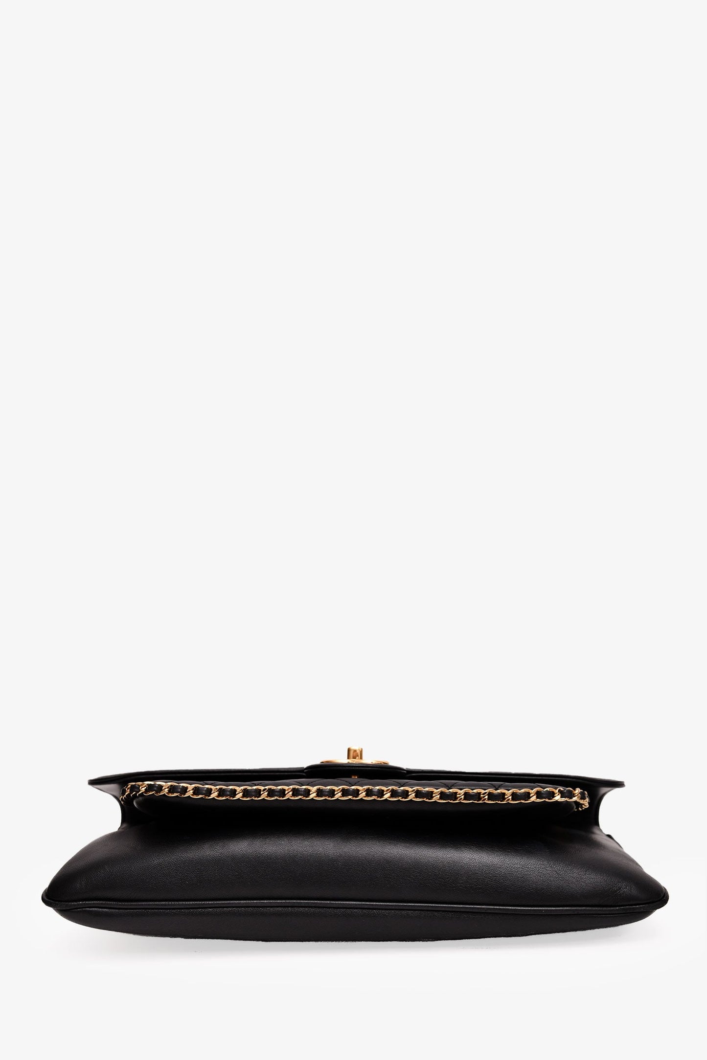 Pre-Loved Chanel™ 2017/18 Black Lambskin 'Unchained' CC Clutch