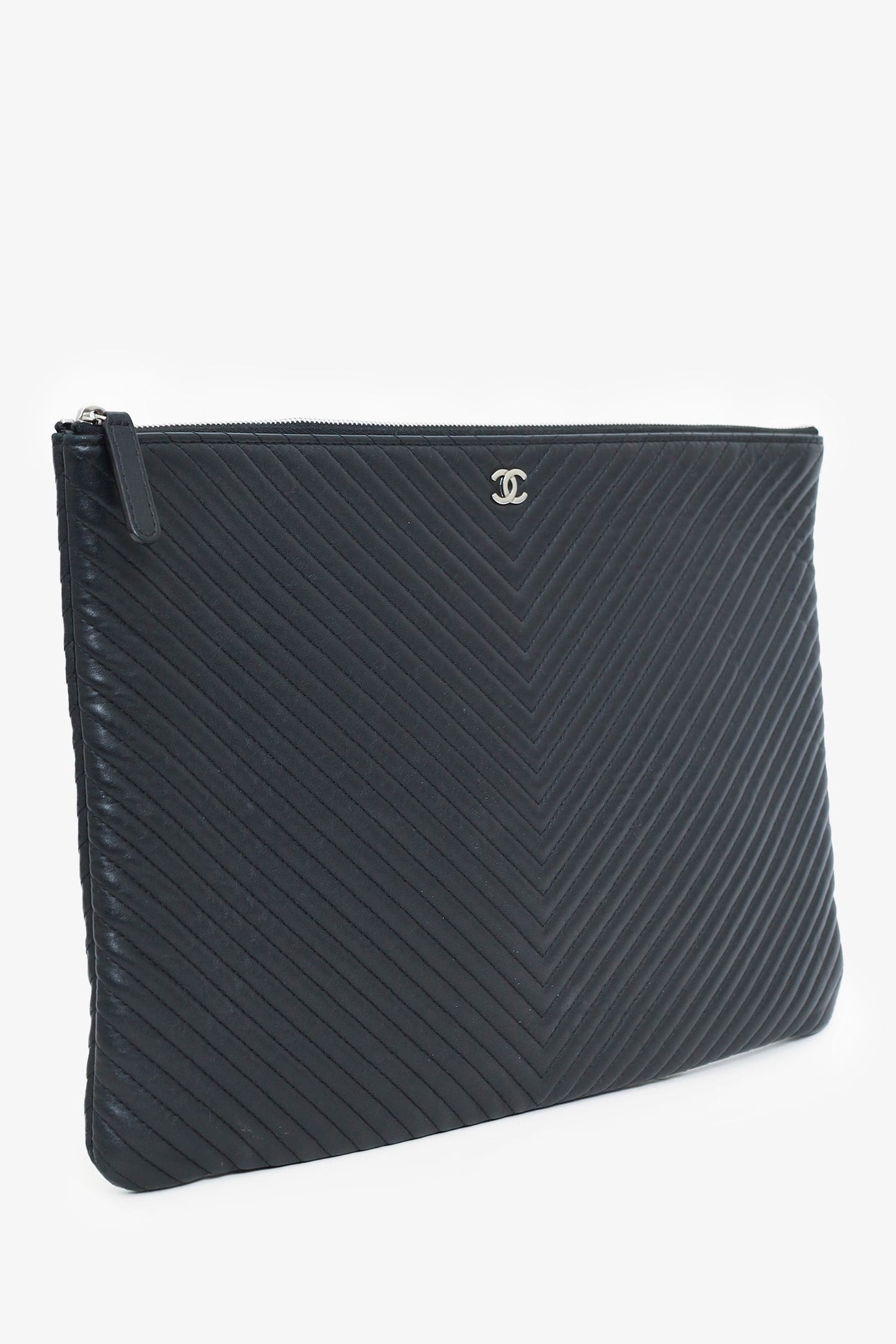 Pre-Loved Chanel™ 2016 Black Leather Chevron Quilted O-Case