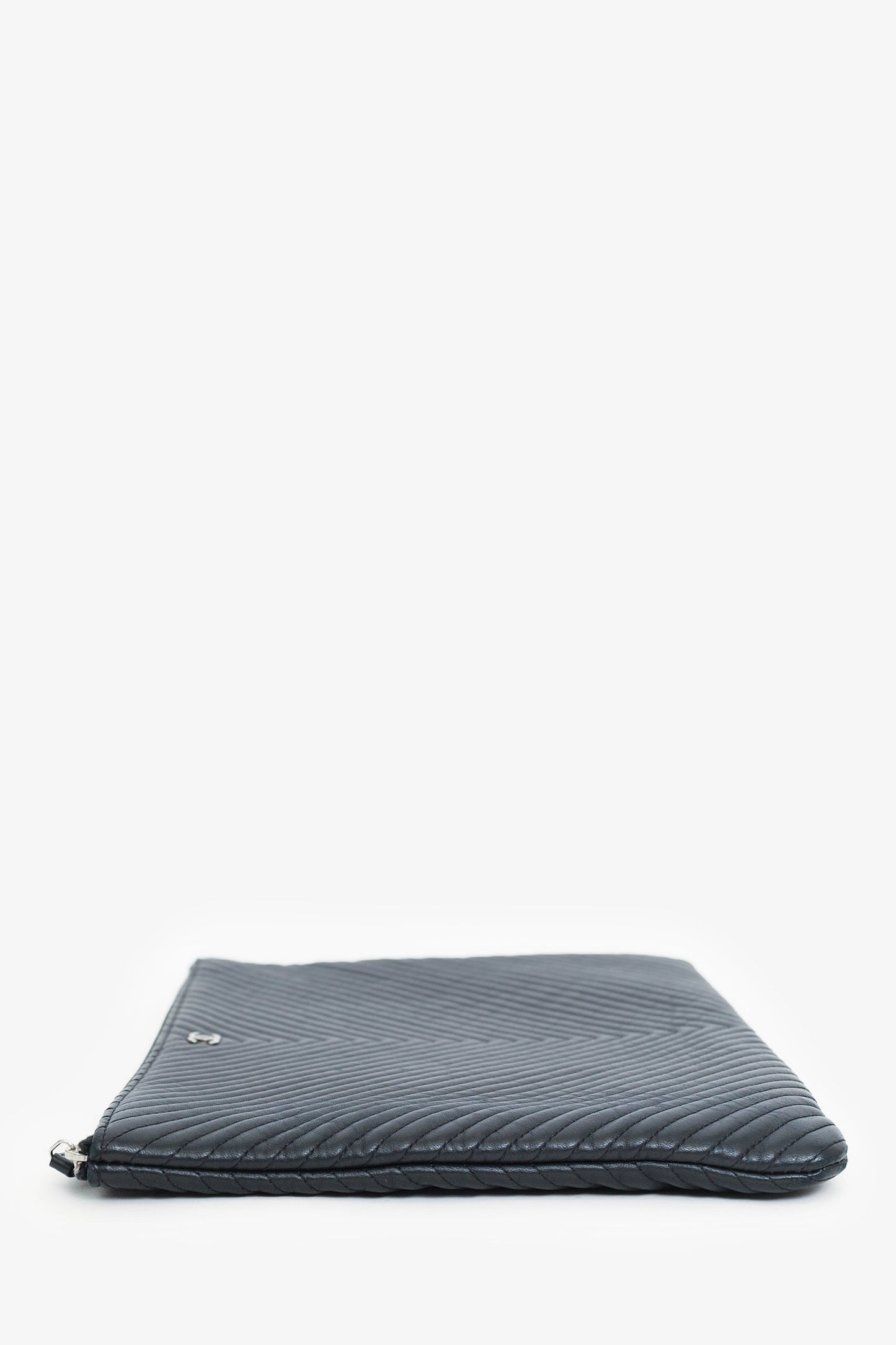 Pre-Loved Chanel™ 2016 Black Leather Chevron Quilted O-Case