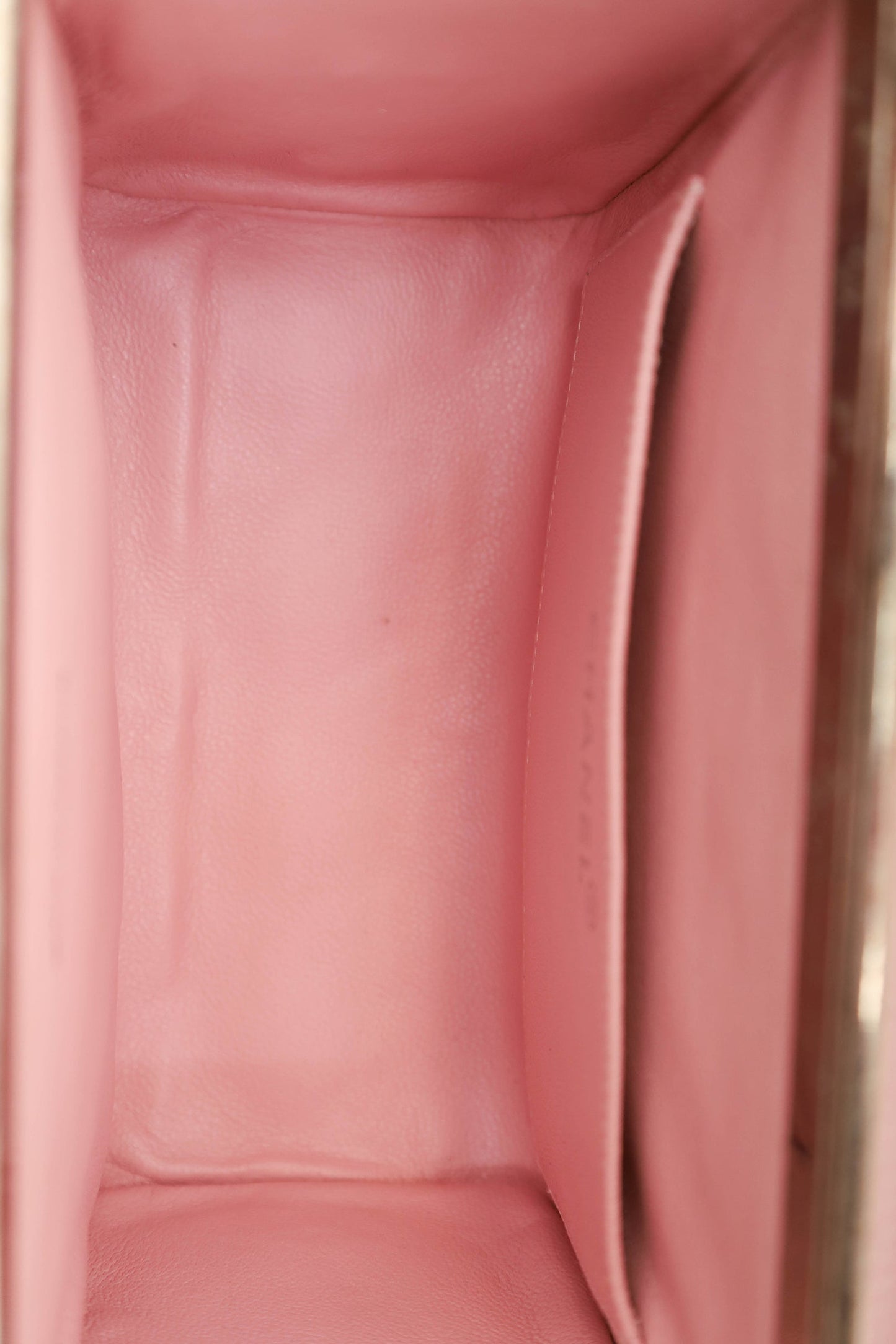 Pre-Loved Chanel™ 1996-97 Pink Quilted Lambskin Vanity Box