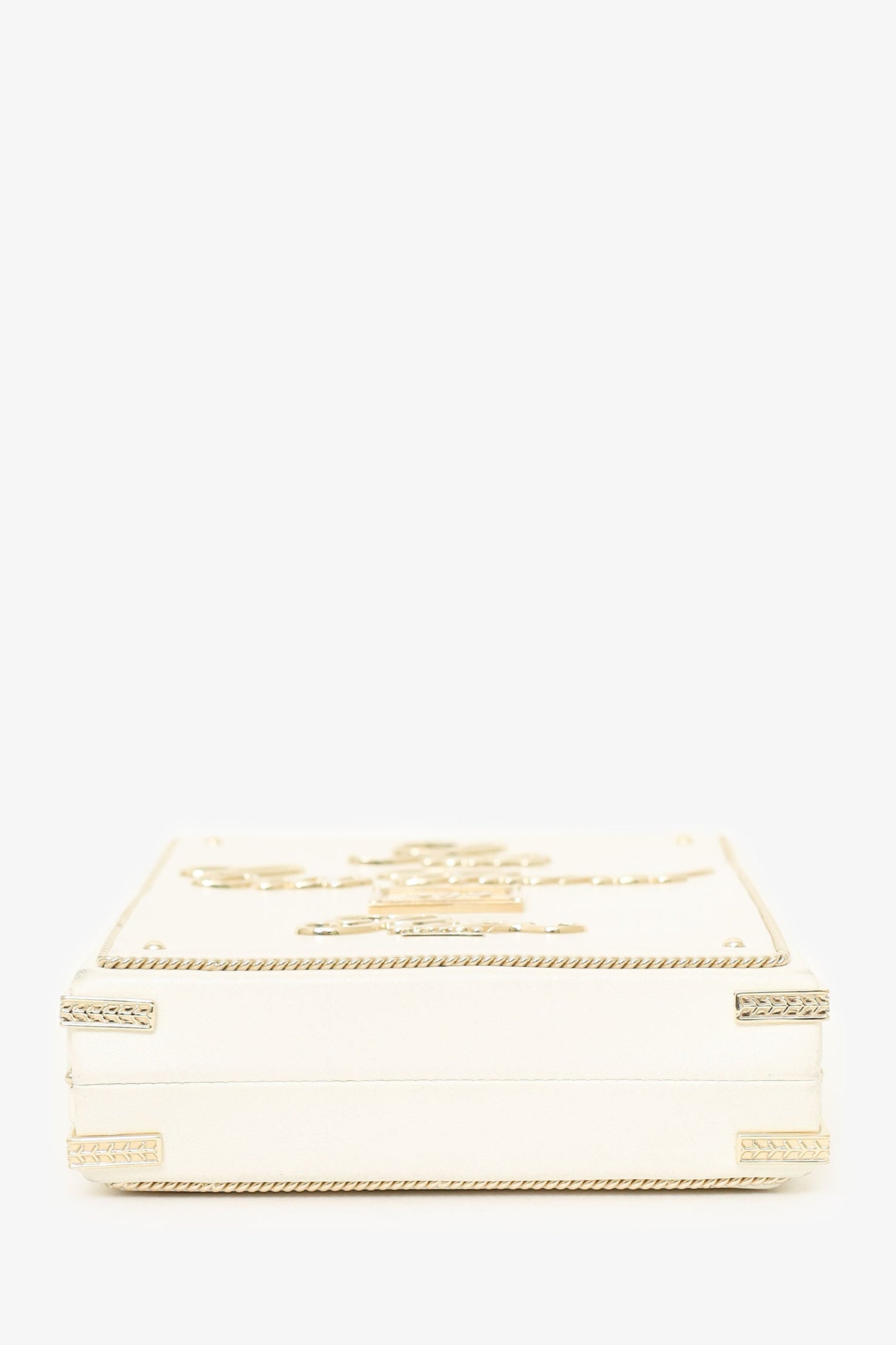 Pre-Loved Chanel™ 2017-18 White Lambskin Paris-Cosmopolite Coco In Ritz Clutch with Chain