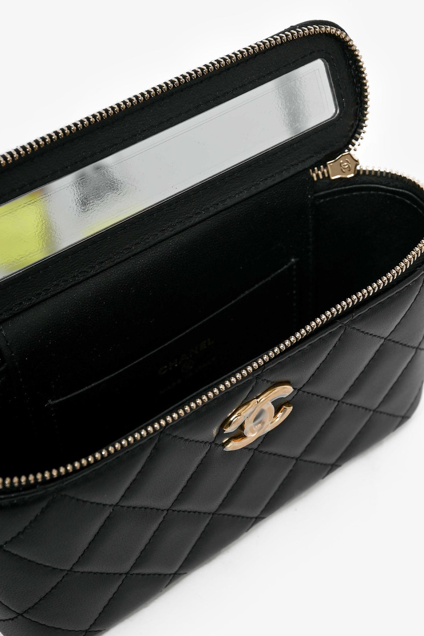 Pre-Loved Chanel™ 2023 Black Lambskin Pearl CC Vanity Top Handle