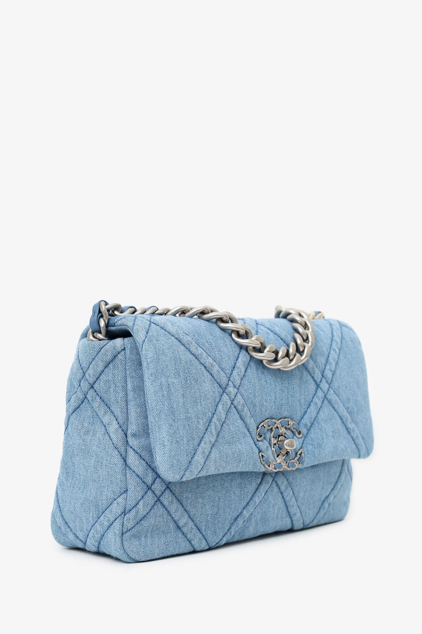 Pre-Loved Chanel™ Blue Denim 'Chanel 19' Medium Flap Bag