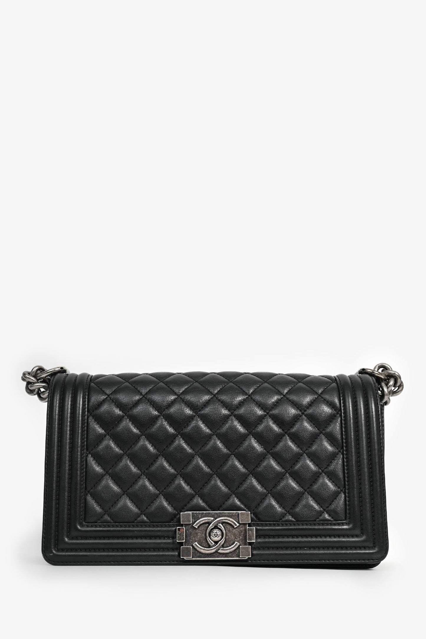 Pre-Loved Chanel 2019 Black Leather Medium Boy Bag