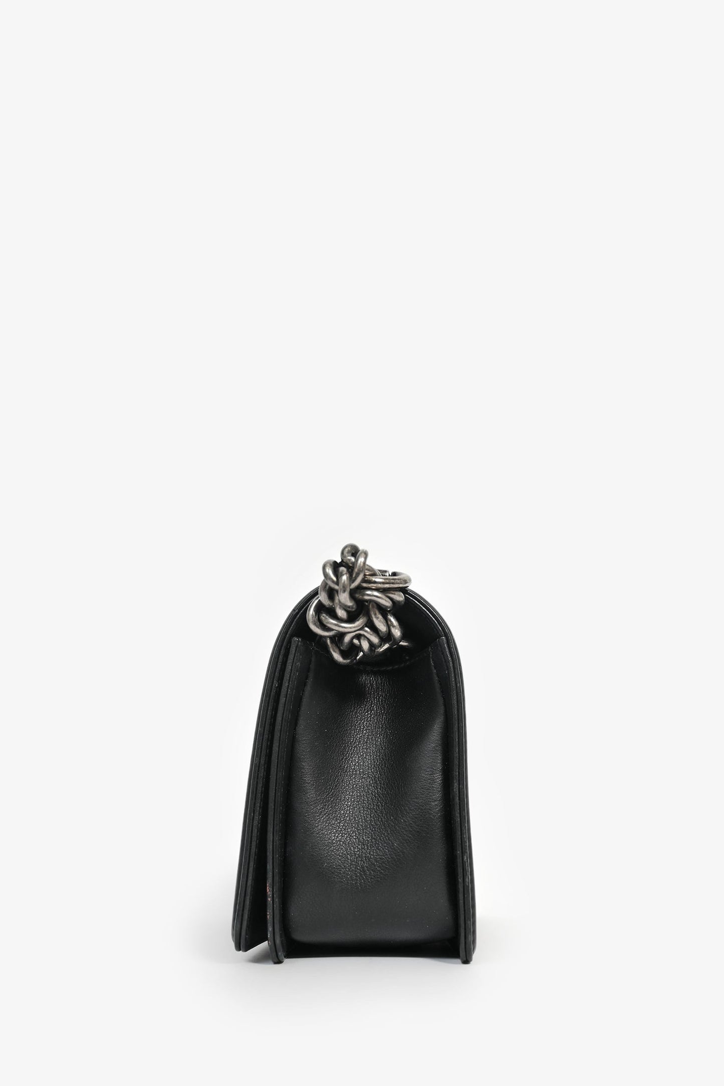 Pre-Loved Chanel 2019 Black Leather Medium Boy Bag
