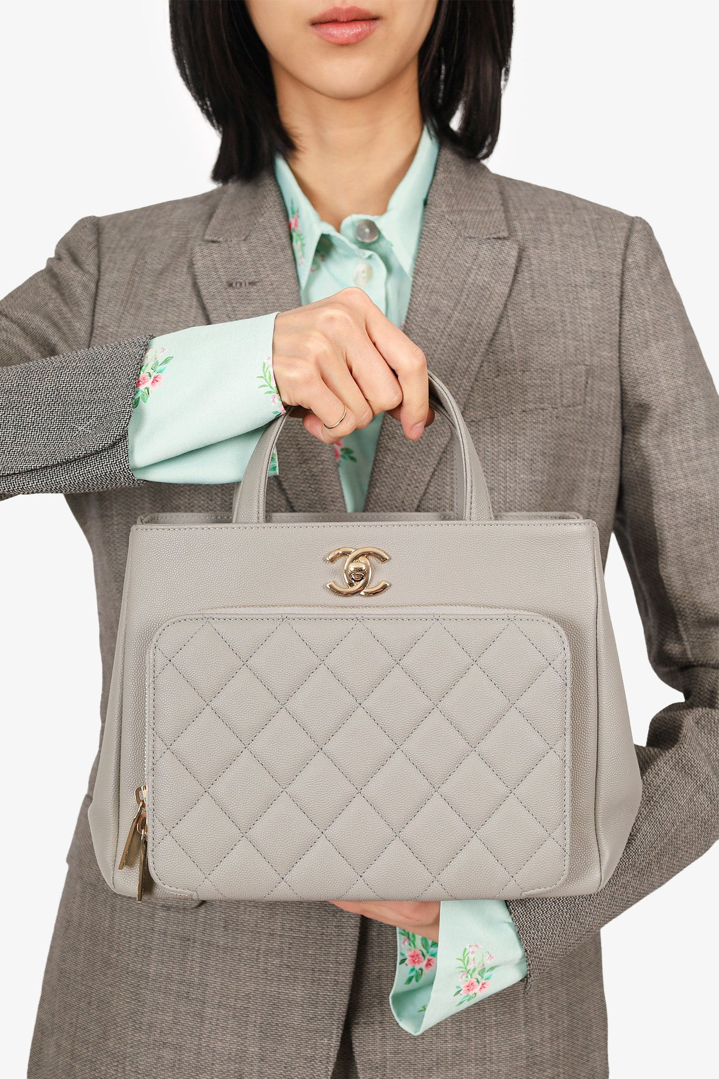 Pre-Loved Chanel™ 2019 Grey Caviar Leather Quilted Small Business Affinity Shopping Tote