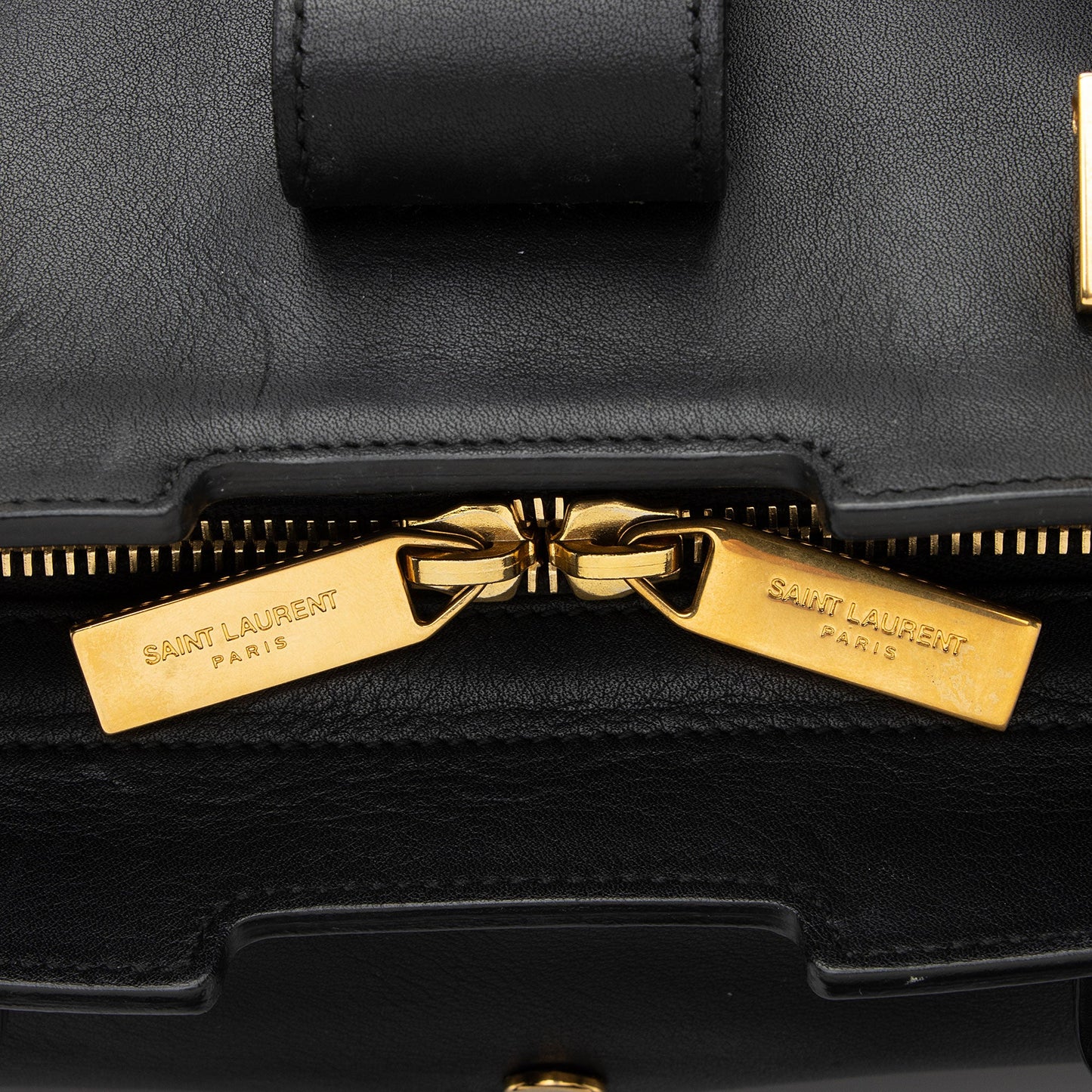 Saint Laurent Calfskin Cabas Chyc Medium Tote (SHF-vEmkbR)