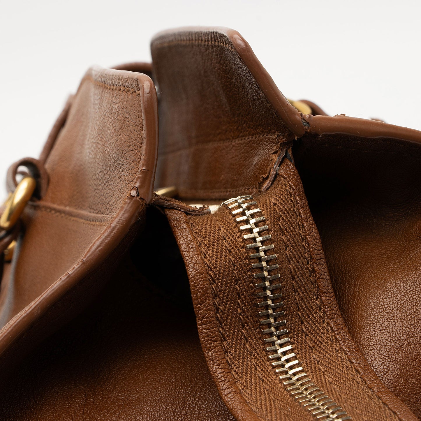 Saint Laurent Calfskin Cabas Chyc Medium Tote (SHF-Ivua2g)