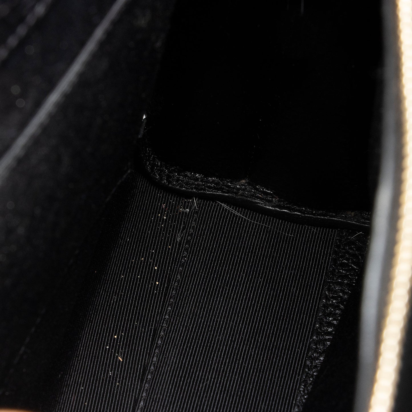 Saint Laurent Calfskin Sac De Jour Small Tote (SHF-Tclul6)