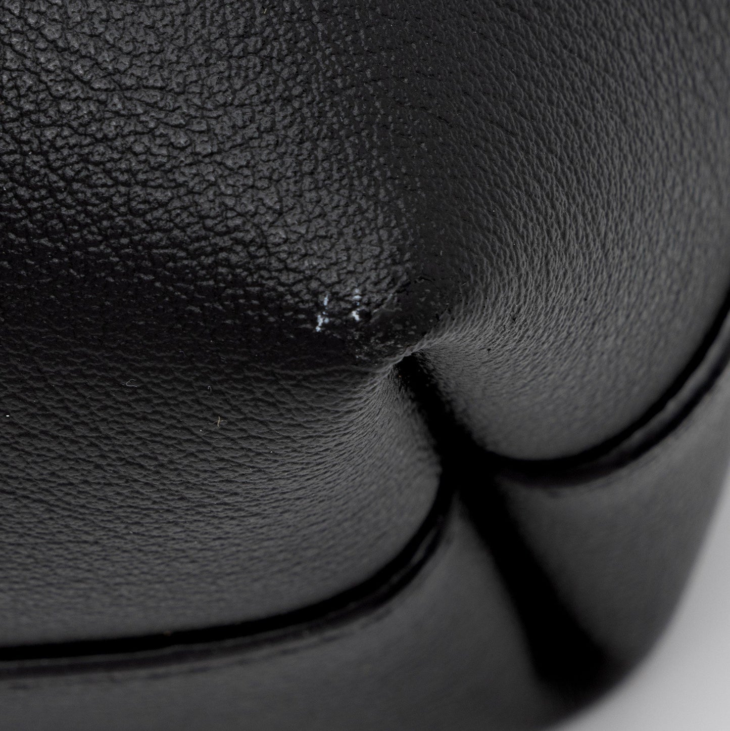 Saint Laurent Calfskin Toy Shopping Tote (SHF-v5wS8m)