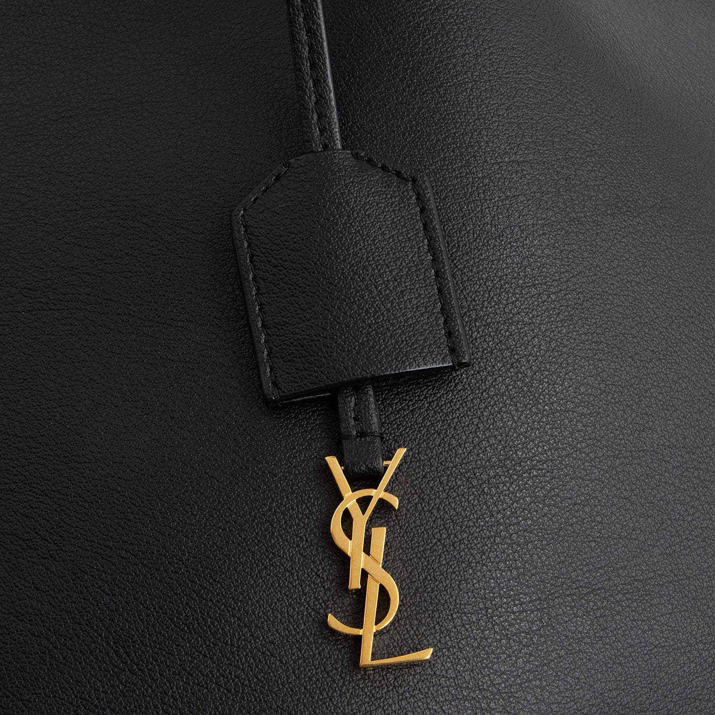 Saint Laurent Calfskin Toy Shopping Tote (SHF-Txsnak)