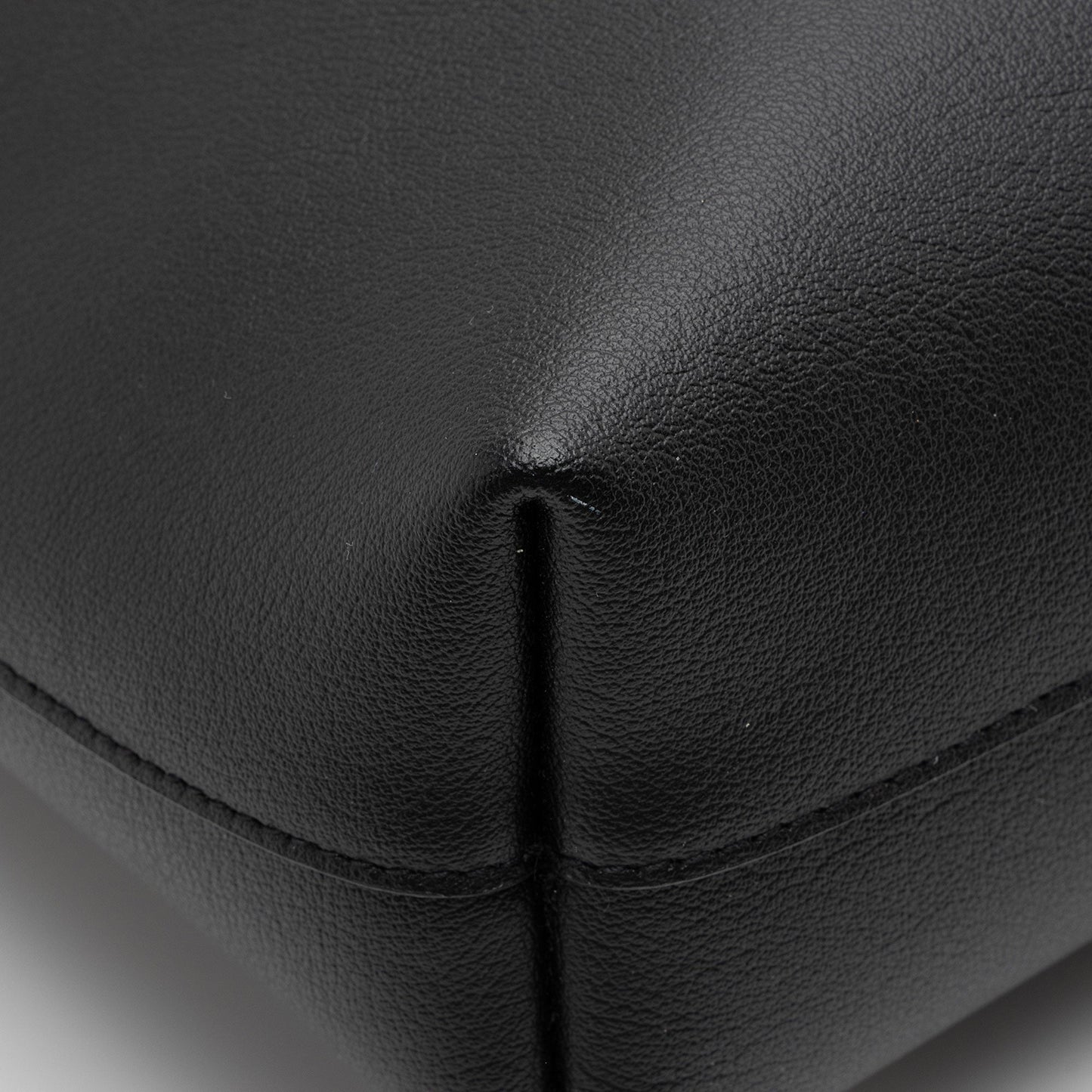 Saint Laurent Calfskin Toy Shopping Tote (SHF-Txsnak)