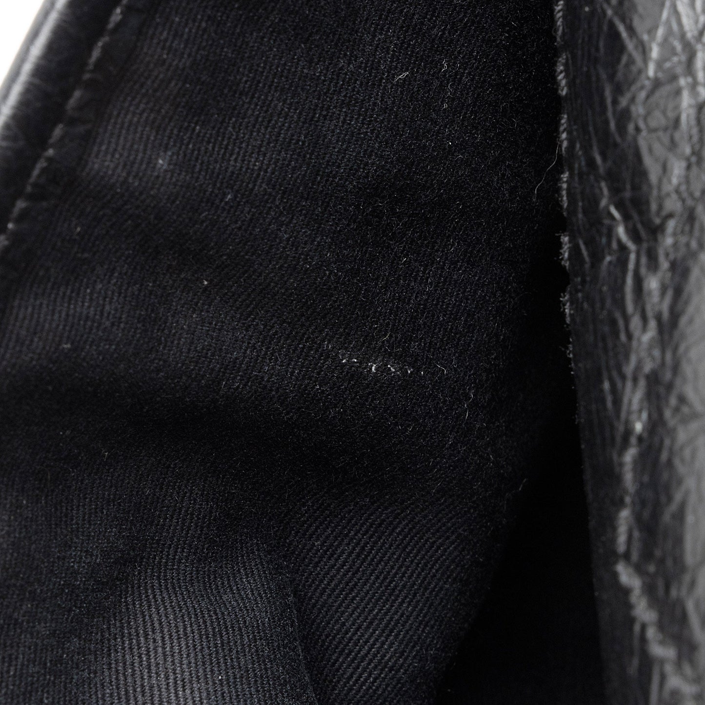 Saint Laurent Crinkled Calfskin Matte Black Monogram Niki Large Shoulder Bag (SHF-eFW25Q)