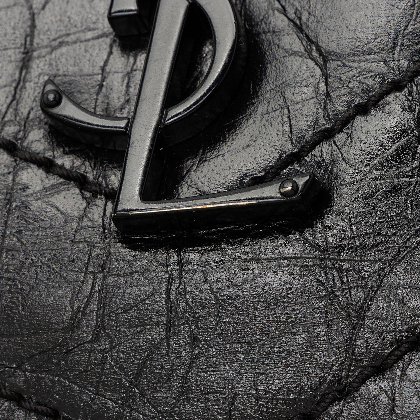 Saint Laurent Crinkled Calfskin Monogram Niki Medium Shopping Tote (SHF-HoUdcp)
