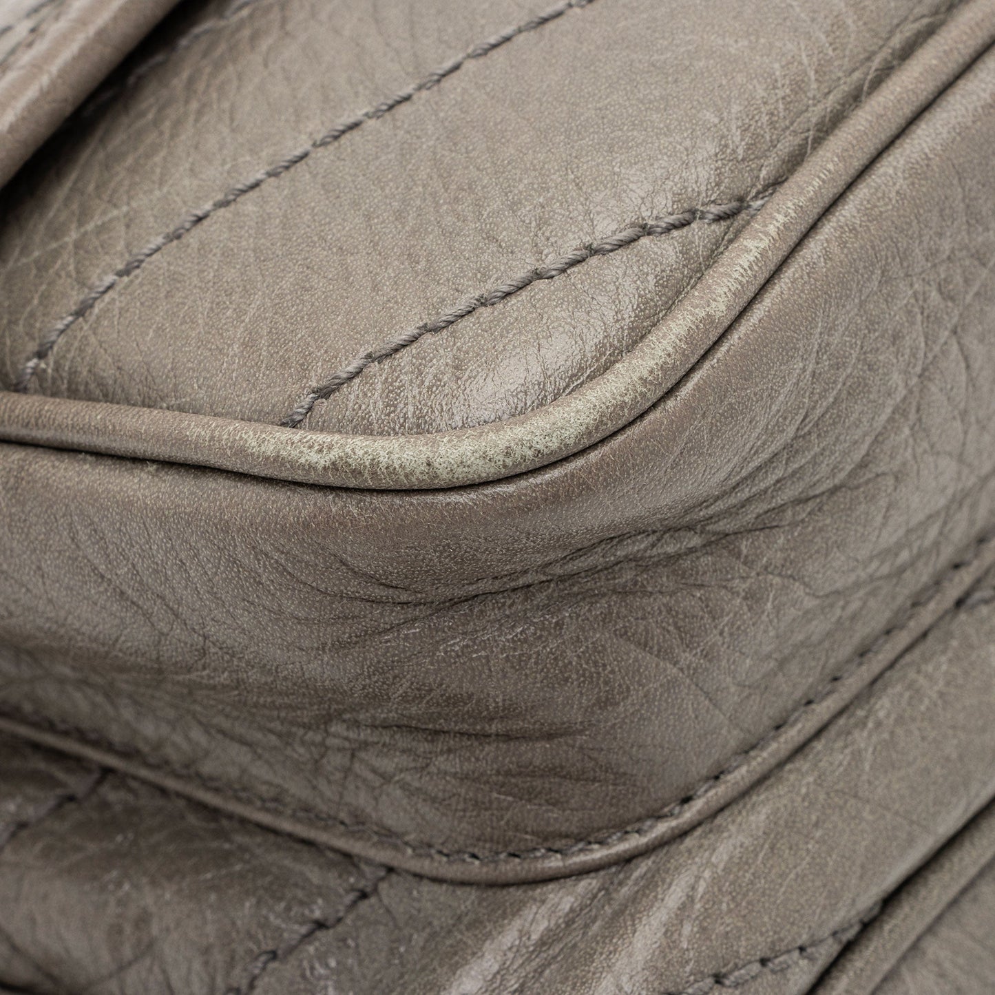 Saint Laurent Crinkled Calfskin Monogram Niki Medium Shoulder Bag (SHF-BbD05y)
