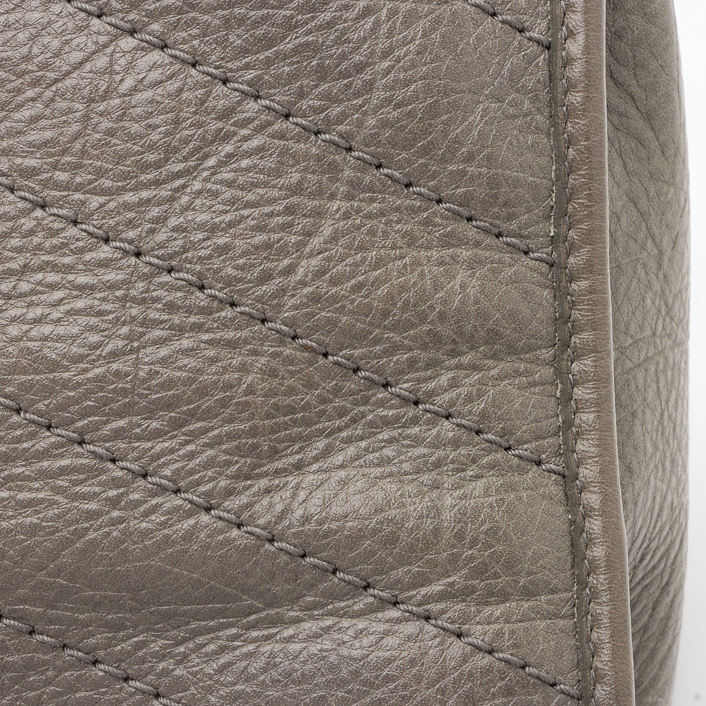 Saint Laurent Crinkled Calfskin Monogram Niki Medium Shoulder Bag (SHF-BbD05y)