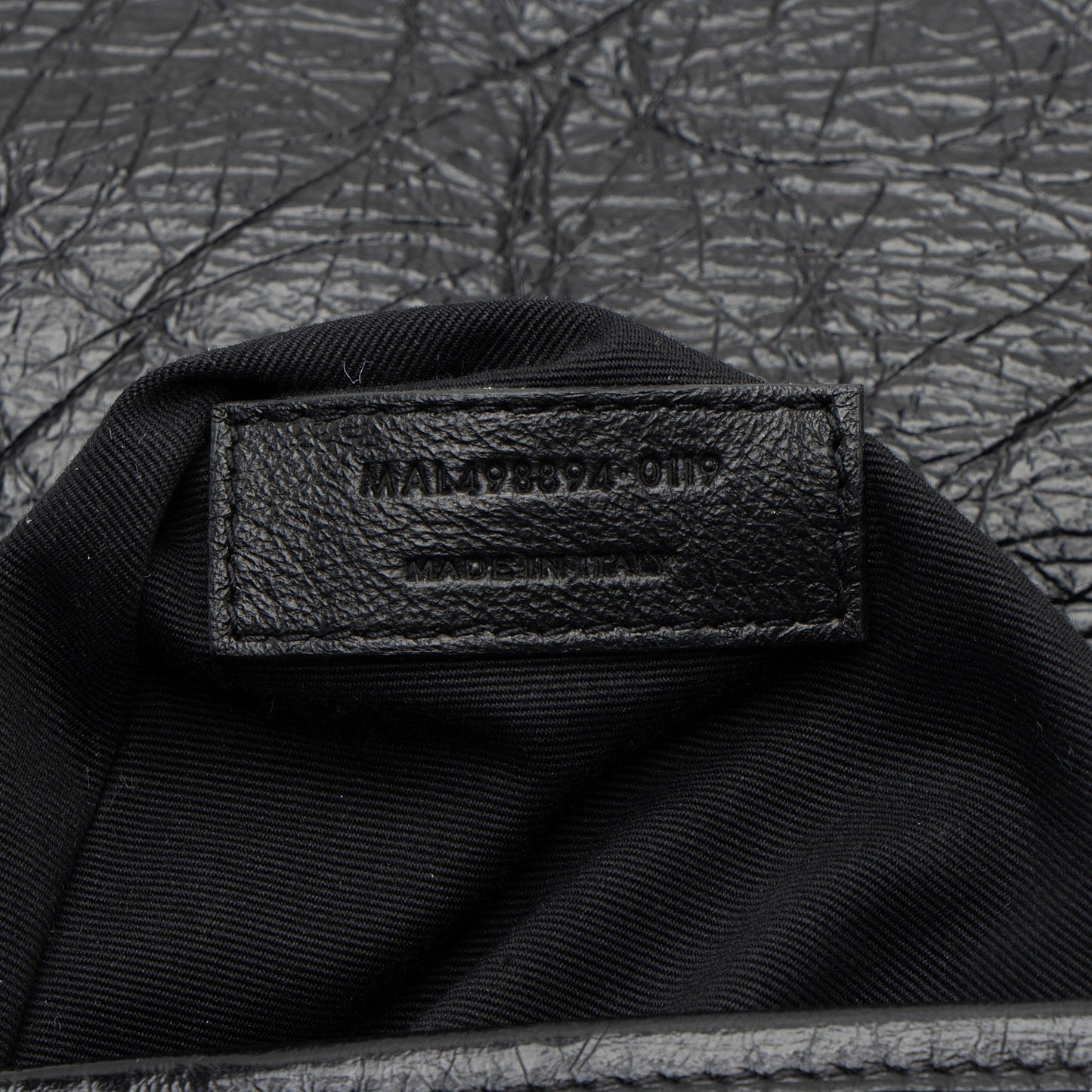 Saint Laurent Crinkled Calfskin Monogram Niki Medium Shoulder Bag (SHF-GOzKUg)