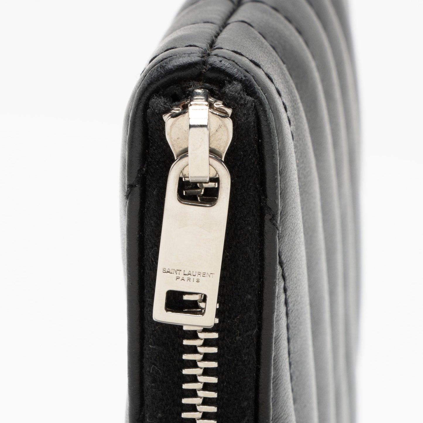 Saint Laurent Matelasse Calfskin Jolie Pouch (SHF-L9nPVy)