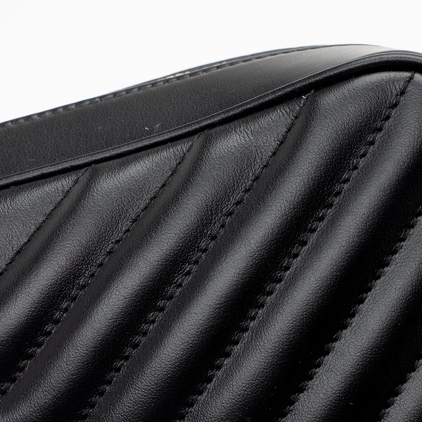Saint Laurent Matelasse Calfskin Lou Camera Bag (SHF-22762)