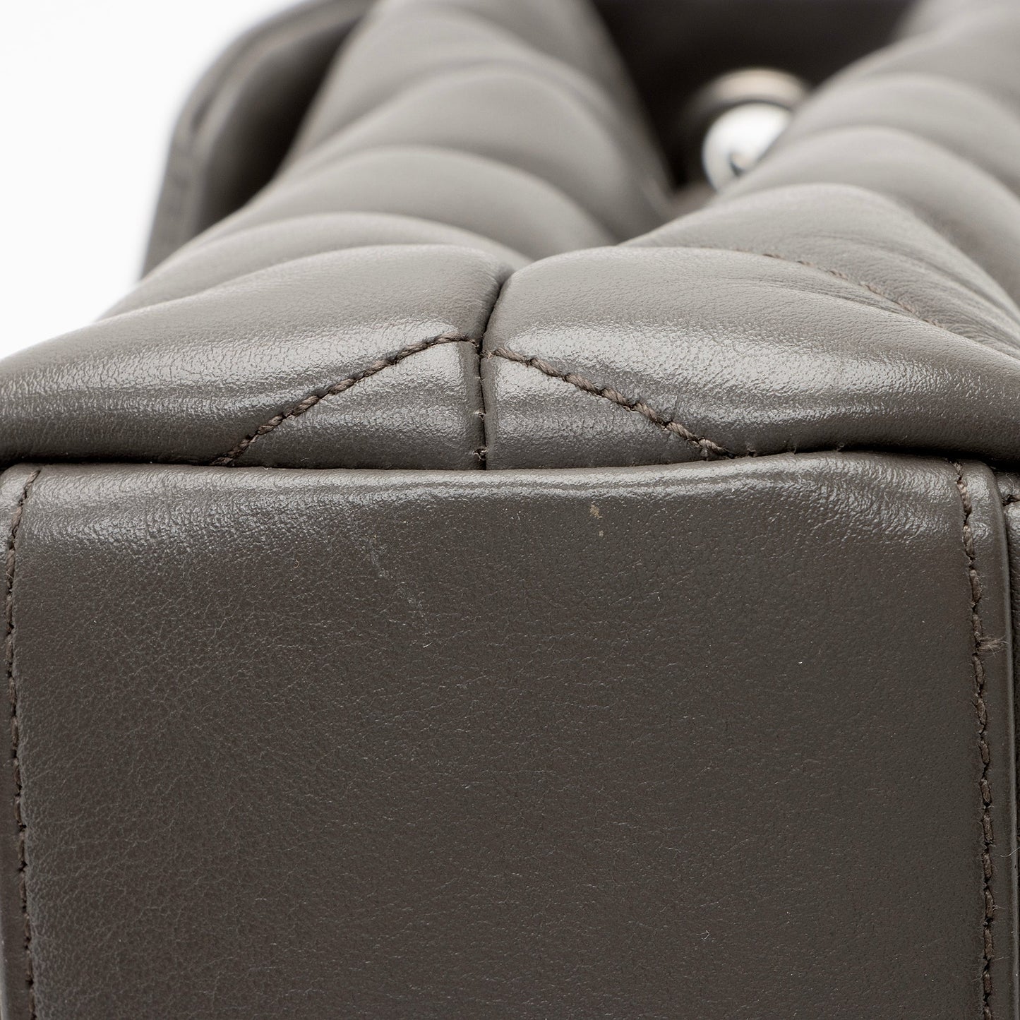 Saint Laurent Matelasse Calfskin LouLou Chain Small Crossbody Bag (SHF-22723)