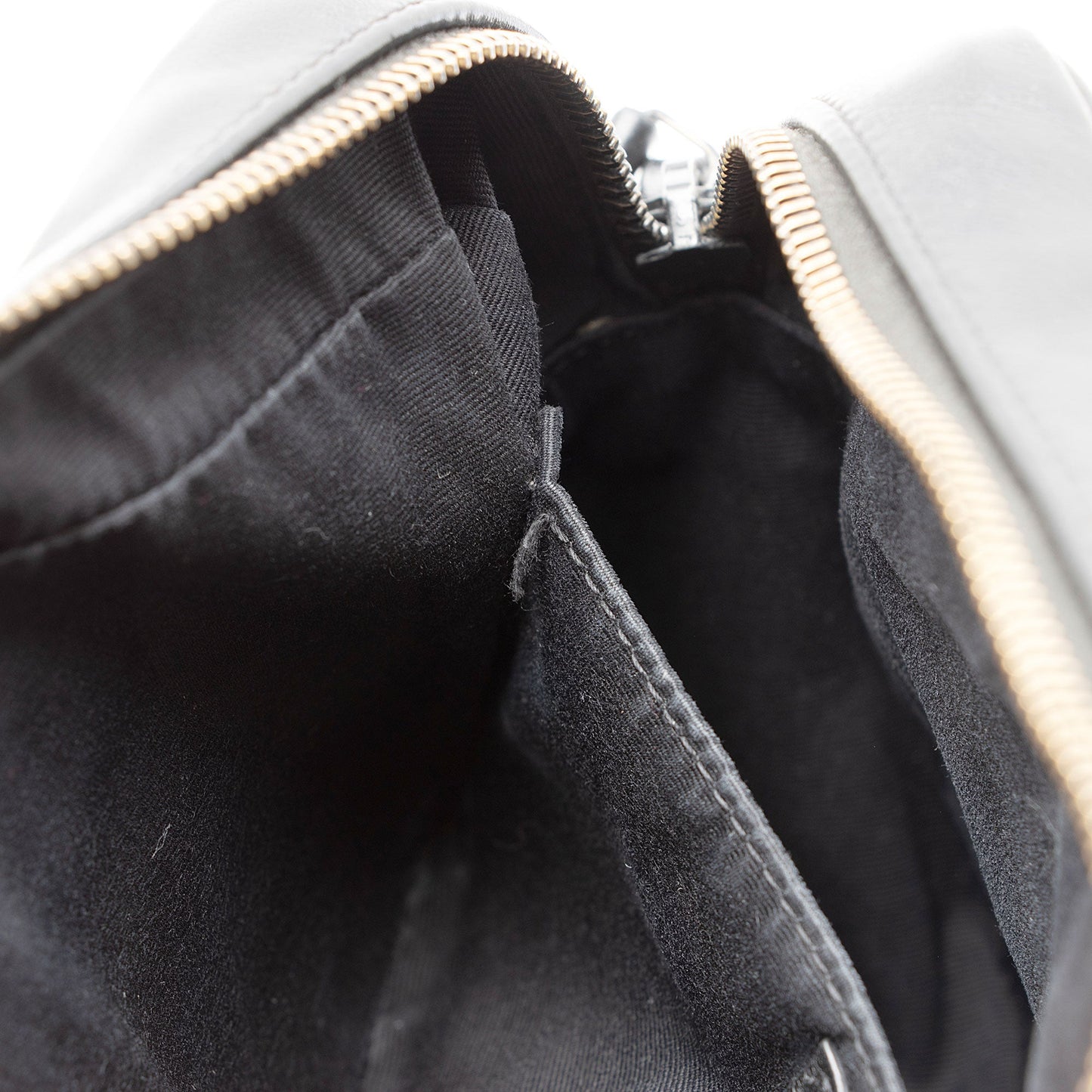 Saint Laurent Matelasse Calfskin Matte Black Monogram Lou Camera Bag (SHF-APSLqT)