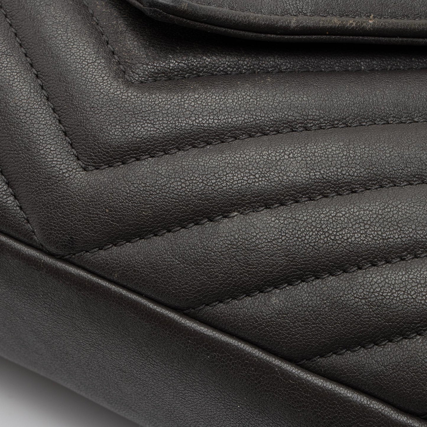 Saint Laurent Matelasse Calfskin Monogram College Medium Shoulder Bag (SHF-VVdWy3)