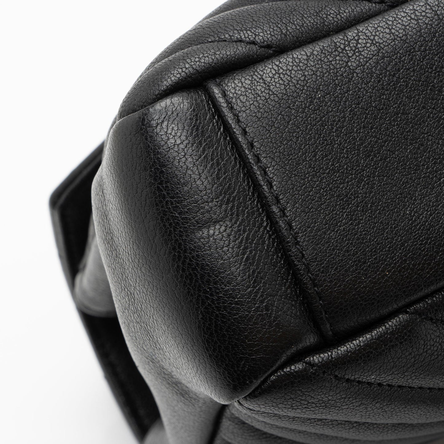 Saint Laurent Matelasse Calfskin Monogram College Medium Shoulder Bag (SHF-MMt0qg)