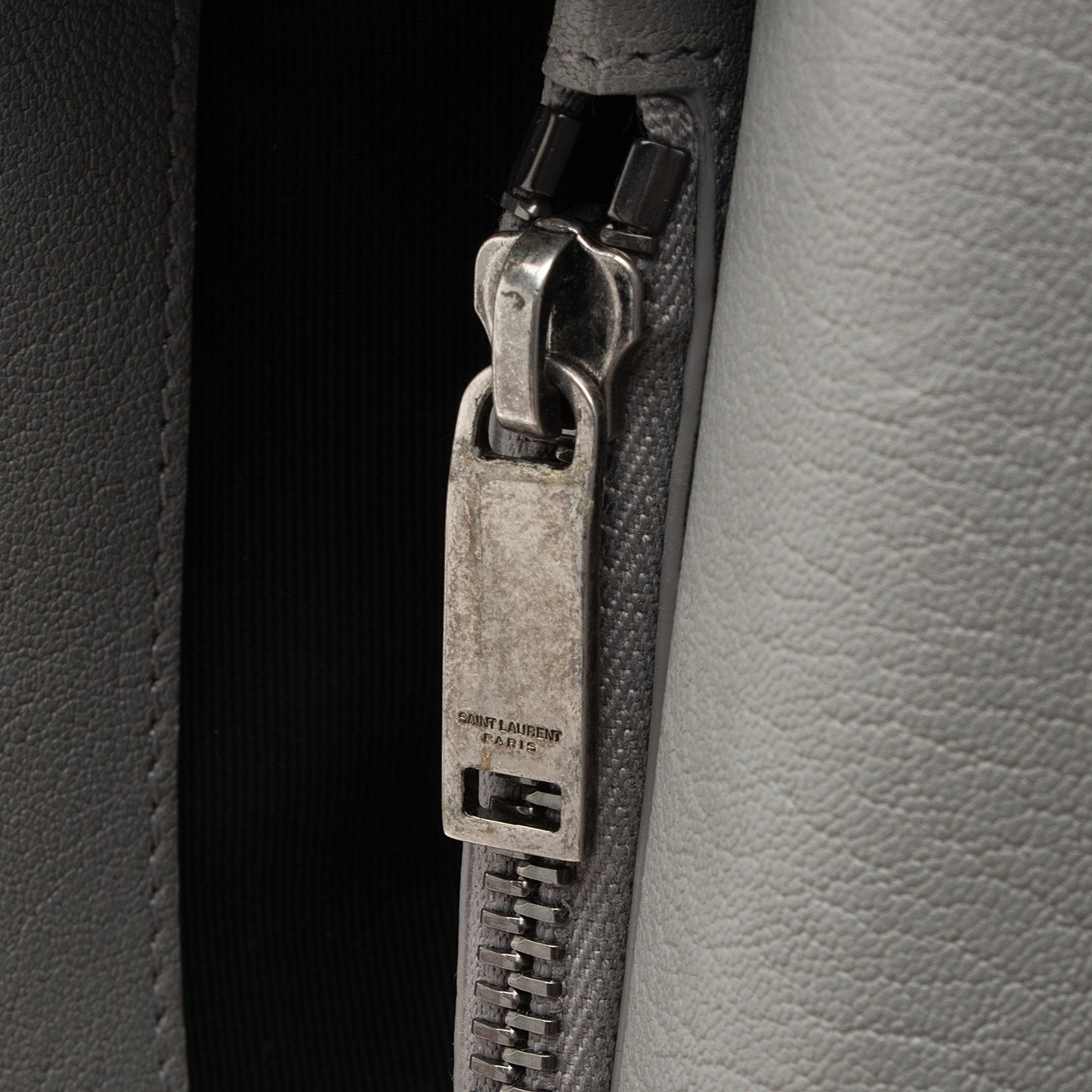 Saint Laurent Matelasse Calfskin Monogram College Medium Shoulder Bag (SHF-D2O1lS)