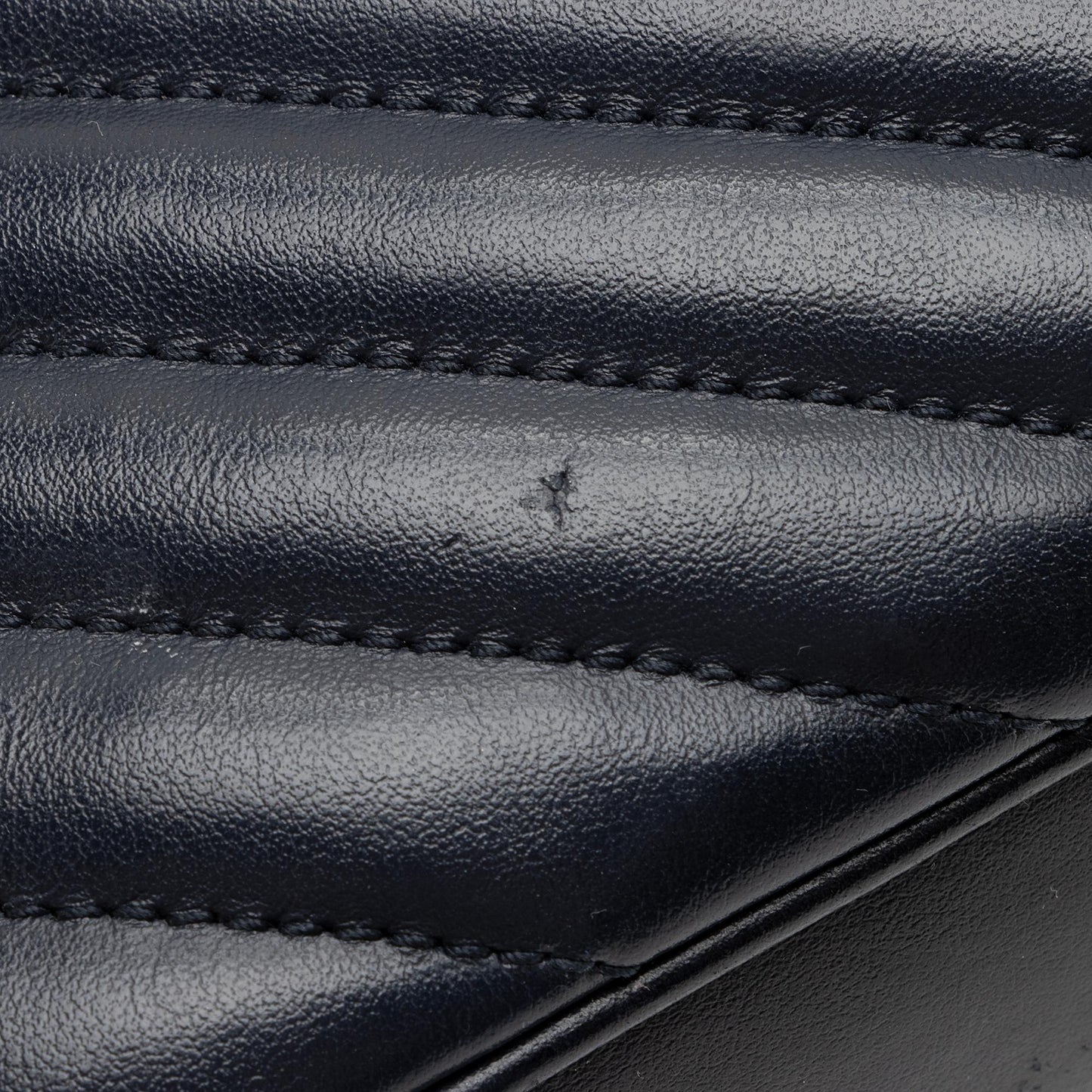 Saint Laurent Matelasse Calfskin Monogram Lou Camera Bag (SHF-aY71qS)