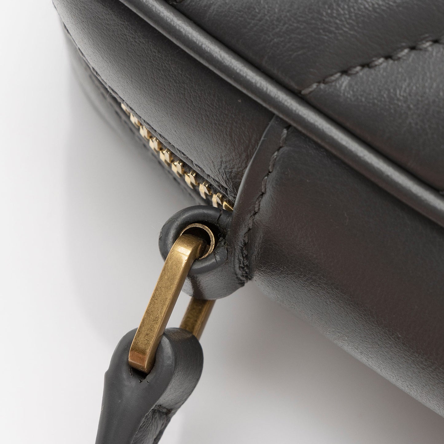 Saint Laurent Matelasse Calfskin Monogram Lou Camera Bag (SHF-Dlf8kG)