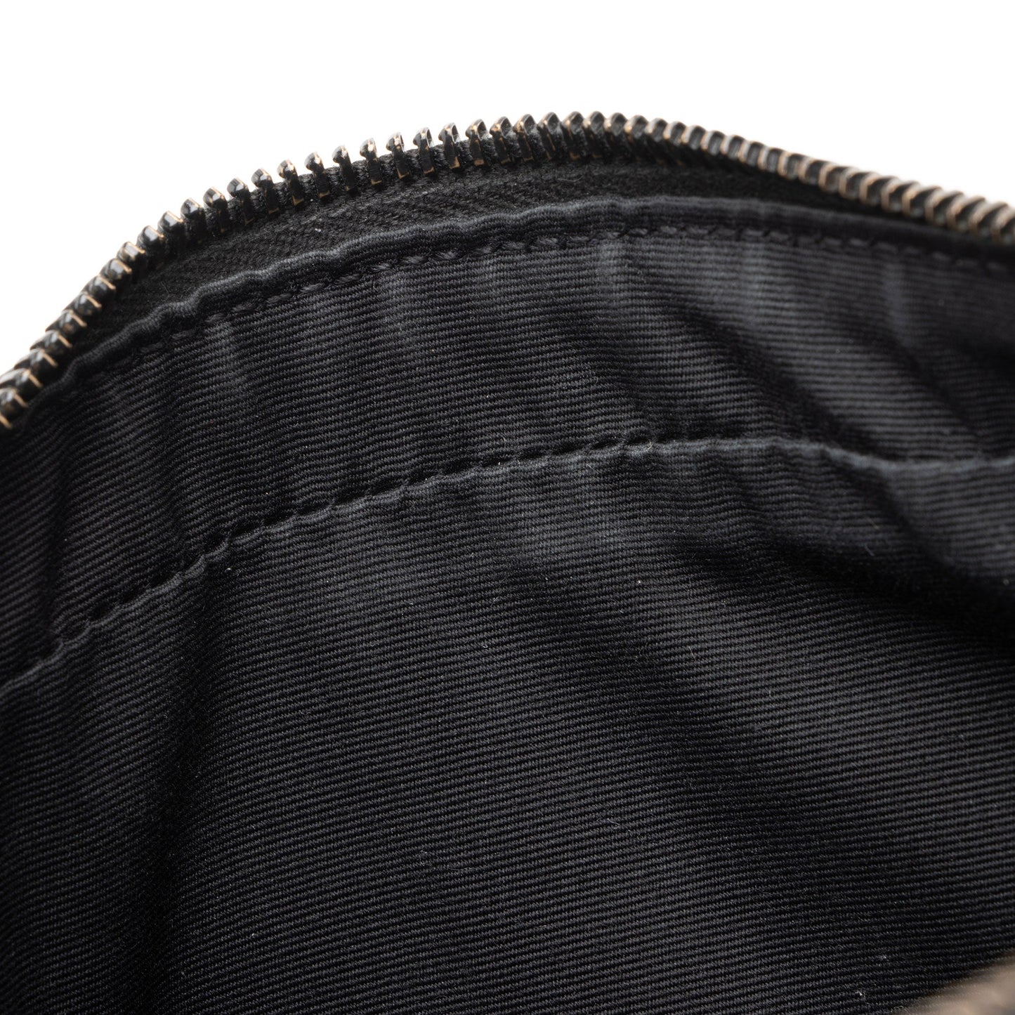 Saint Laurent Matelasse Calfskin Monogram Lou Camera Bag (SHF-maESsA)