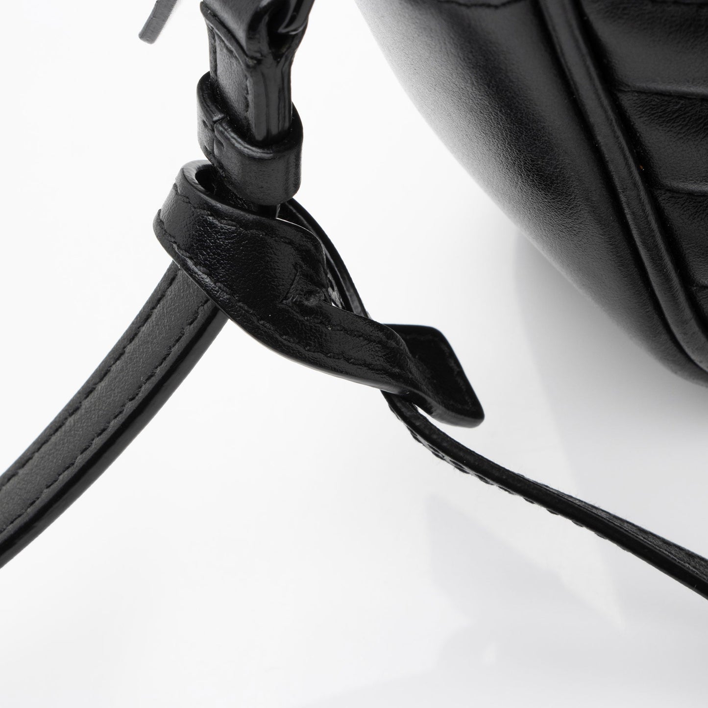 Saint Laurent Matelasse Calfskin Monogram Lou Camera Bag (SHF-pLUzLE)
