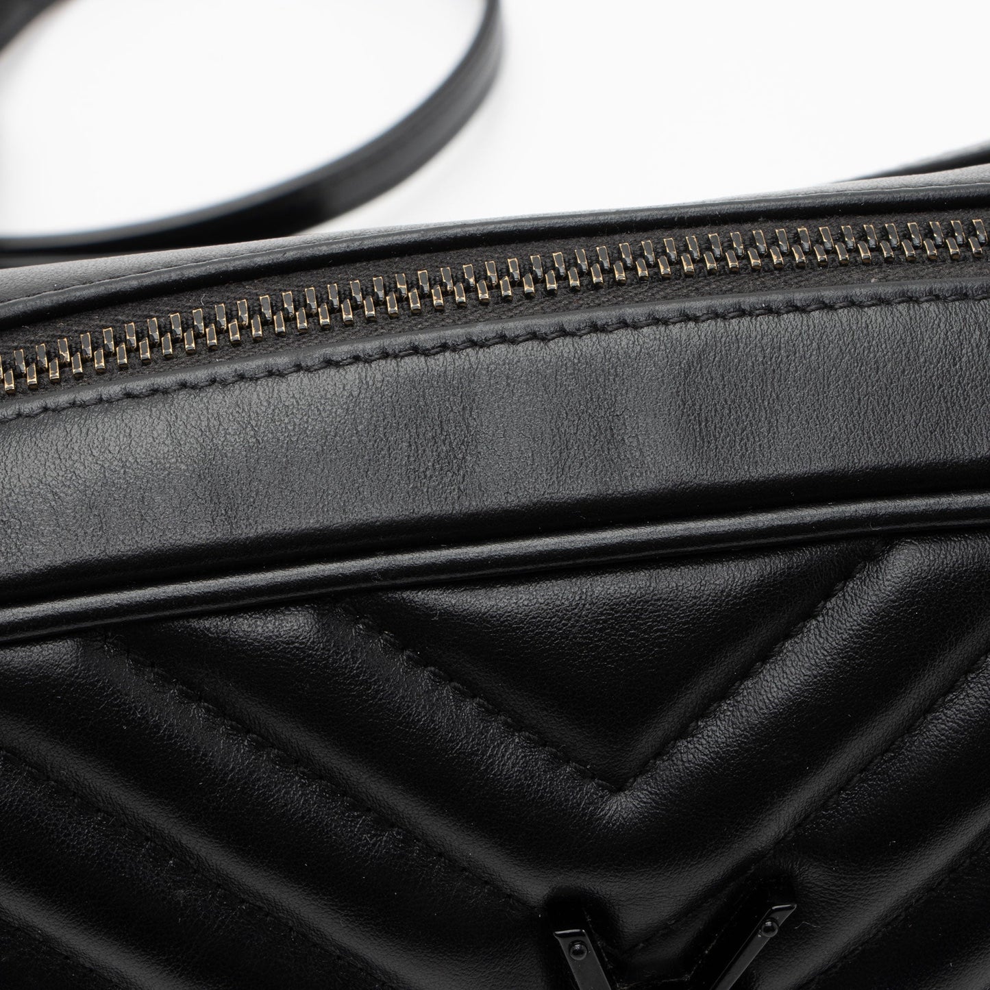 Saint Laurent Matelasse Calfskin Monogram Lou Camera Bag (SHF-pLUzLE)