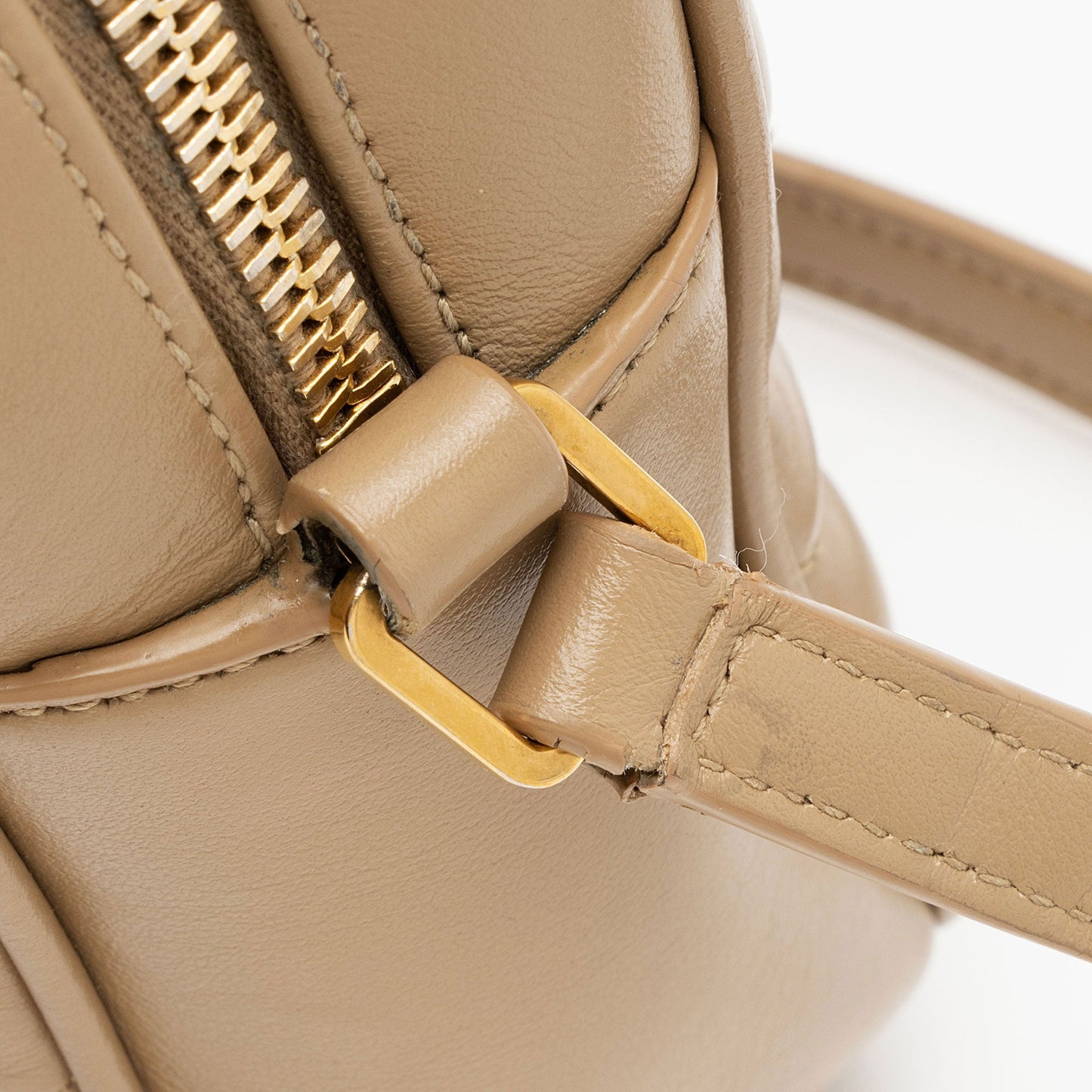 Saint Laurent Matelasse Calfskin Monogram Lou Camera Bag (SHF-5REUgE)
