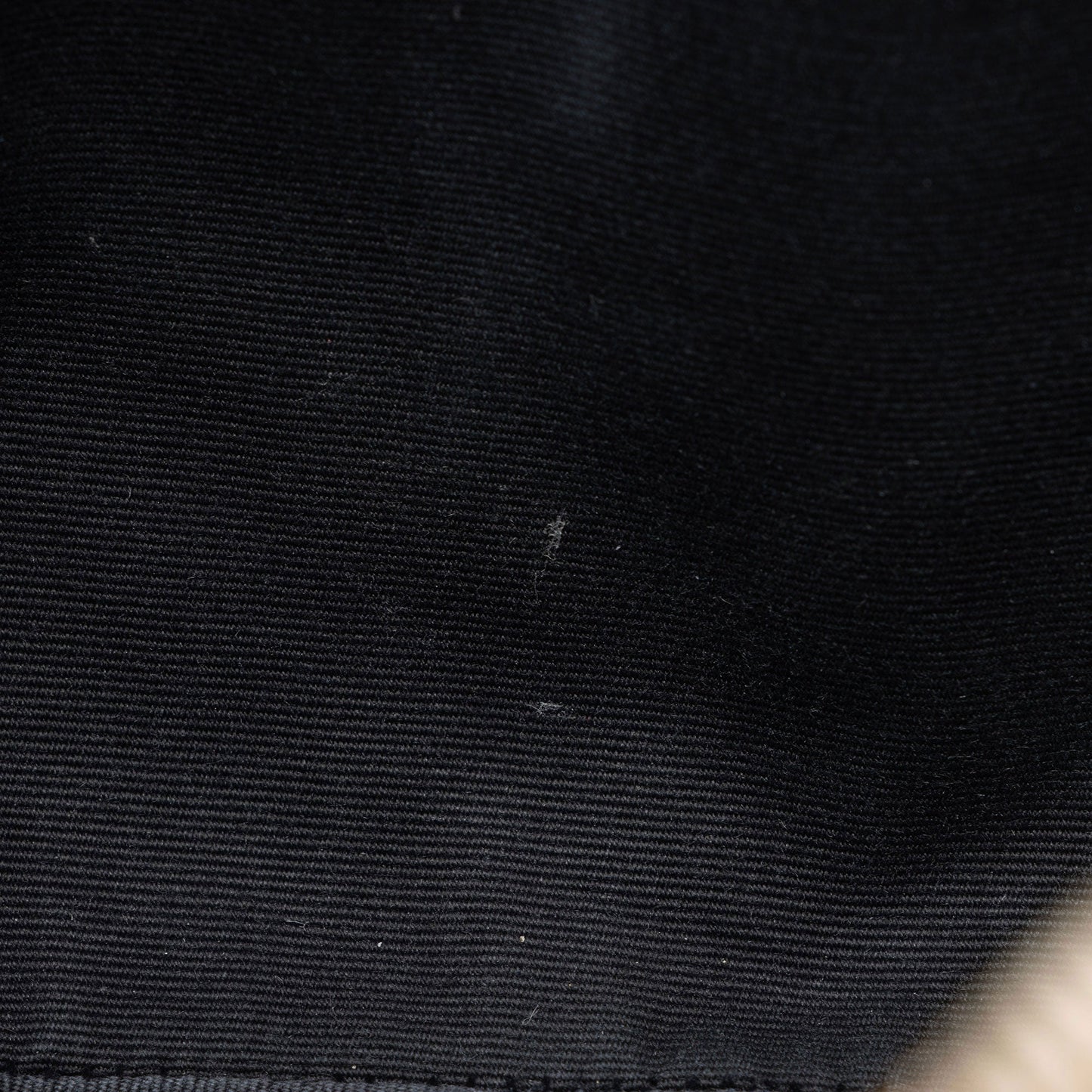 Saint Laurent Matelasse Calfskin Monogram Lou Camera Bag (SHF-5REUgE)