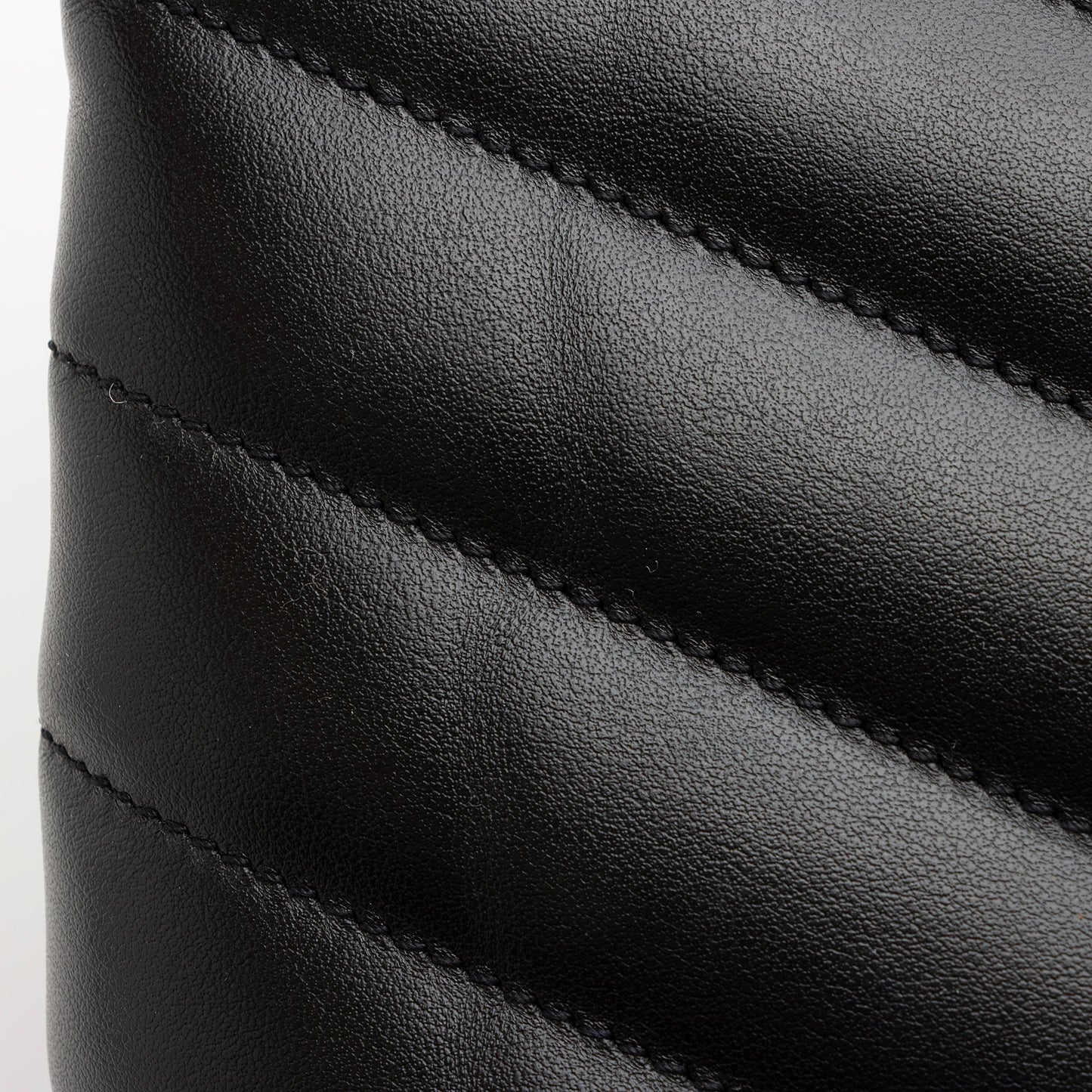 Saint Laurent Matelasse Calfskin Monogram LouLou Chain Medium Shoulder Bag (SHF-22876)