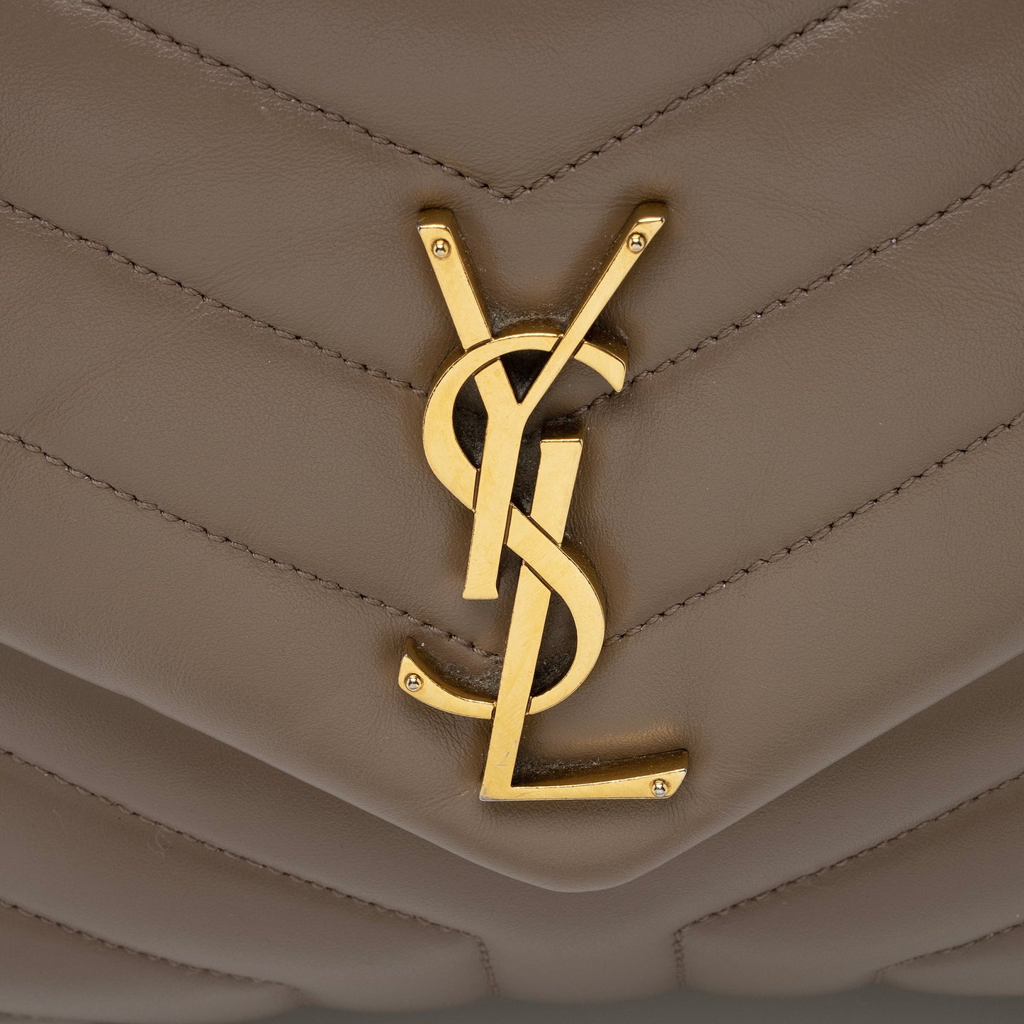 Saint Laurent Matelasse Calfskin Monogram LouLou Chain Medium Shoulder Bag (SHF-Vsg968)