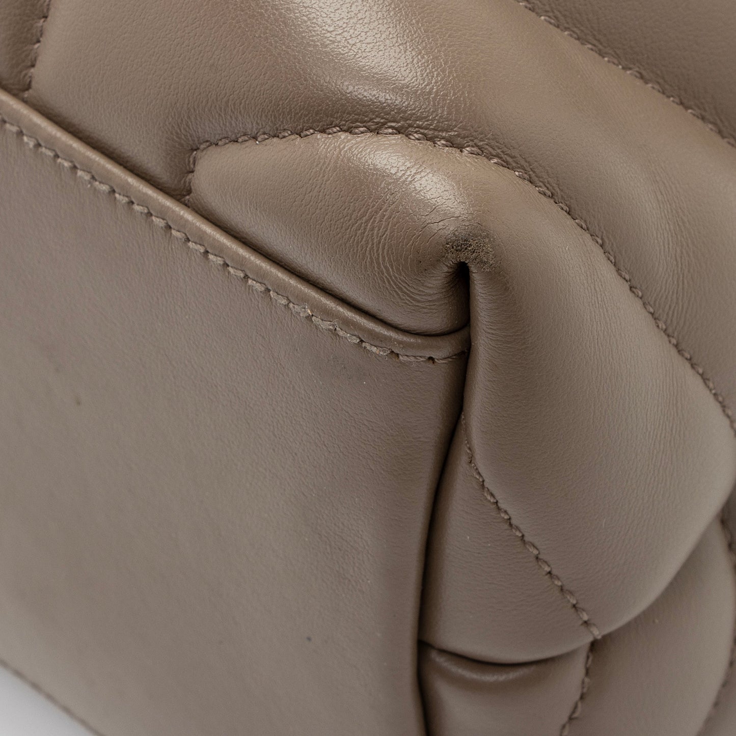 Saint Laurent Matelasse Calfskin Monogram LouLou Chain Medium Shoulder Bag (SHF-Vsg968)