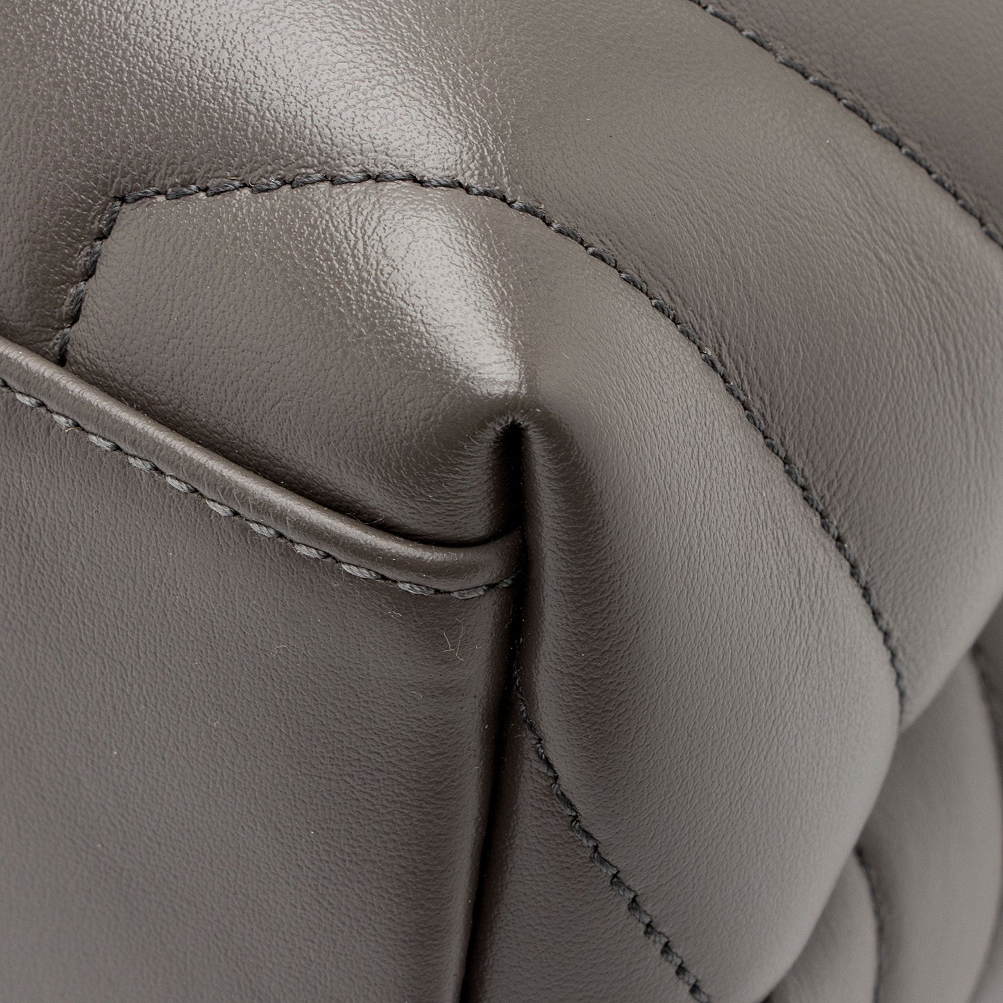 Saint Laurent Matelasse Calfskin Monogram LouLou Chain Medium Shoulder Bag (SHF-19W4rm)