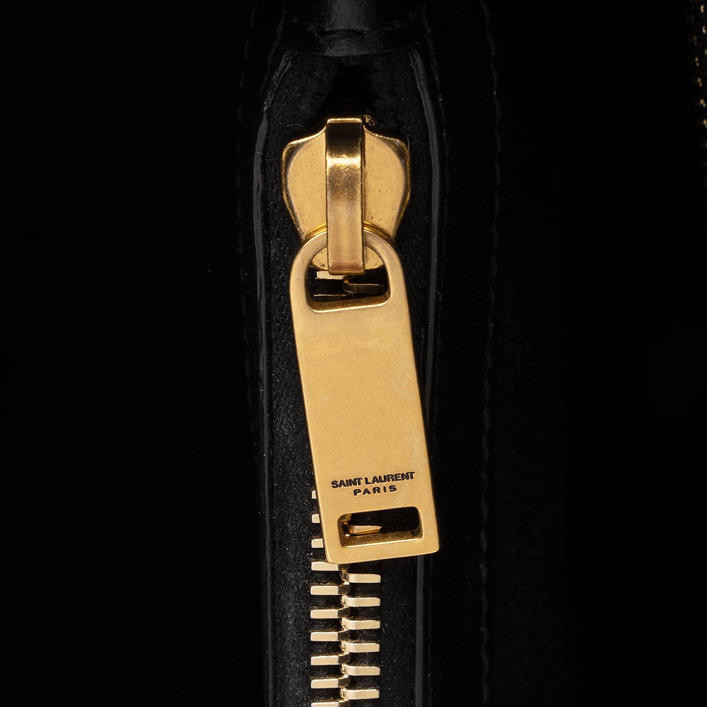 Saint Laurent Matelasse Calfskin Monogram LouLou Chain Medium Shoulder Bag (SHF-sPEp1X)