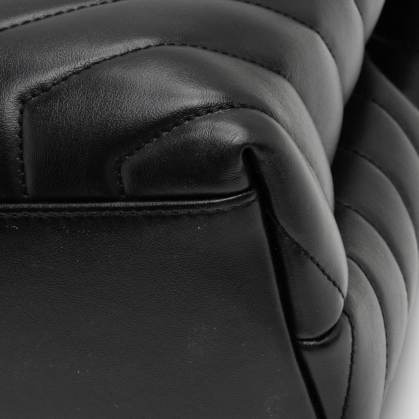 Saint Laurent Matelasse Calfskin Monogram LouLou Chain Medium Shoulder Bag (SHF-SaVb1o)