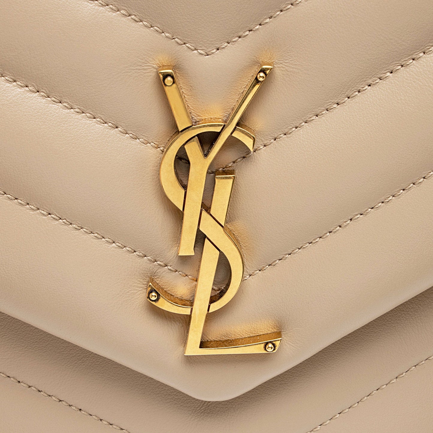 Saint Laurent Matelasse Calfskin Monogram LouLou Chain Medium Shoulder Bag (SHF-IR5HcO)