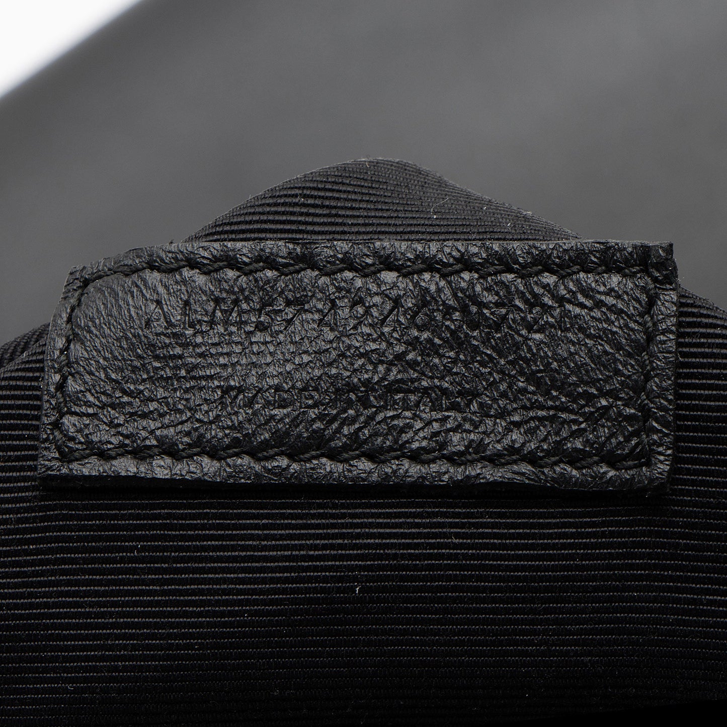 Saint Laurent Matelasse Calfskin Monogram LouLou Chain Medium Shoulder Bag (SHF-QYlKsA)