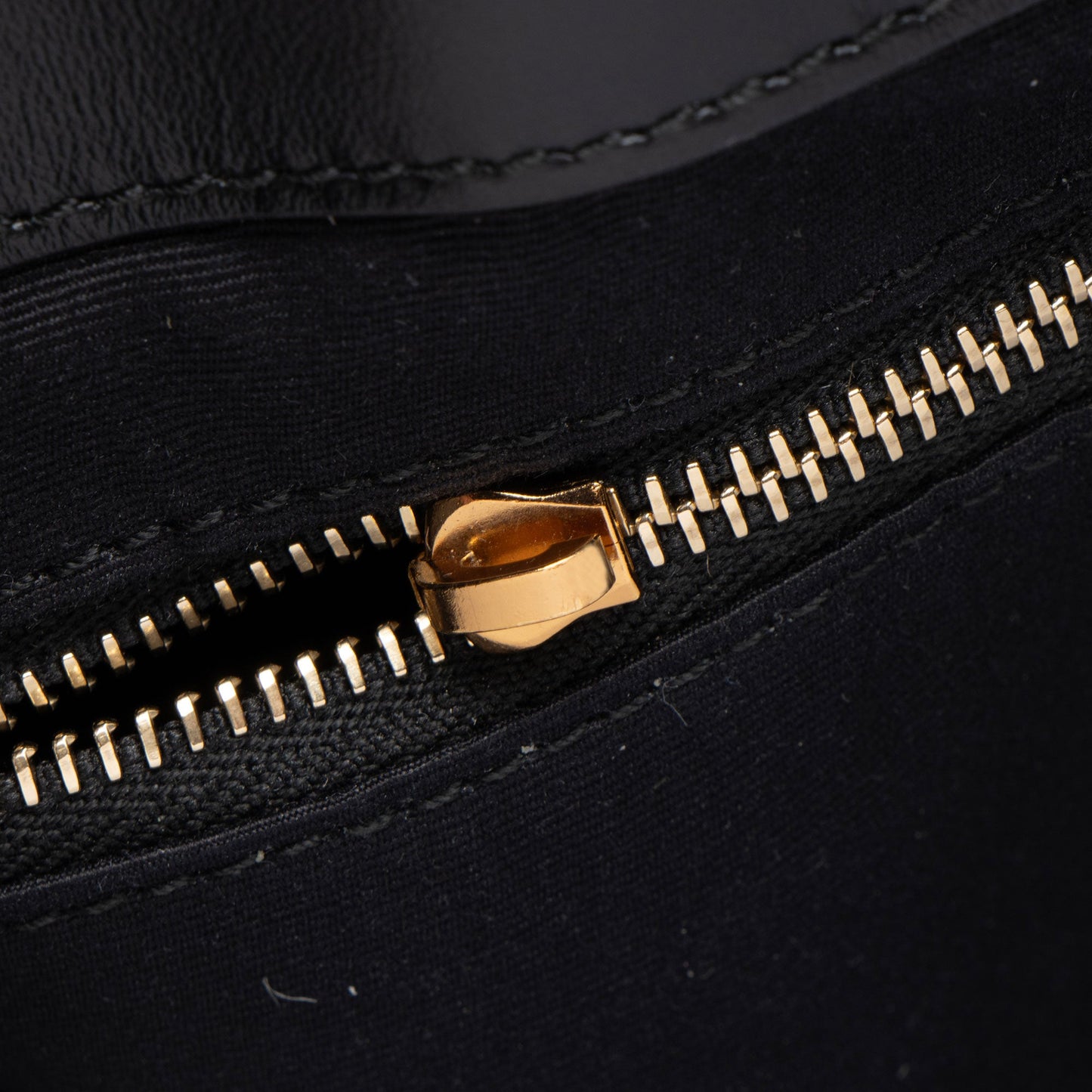 Saint Laurent Matelasse Calfskin Monogram LouLou Chain Medium Shoulder Bag (SHF-QYlKsA)