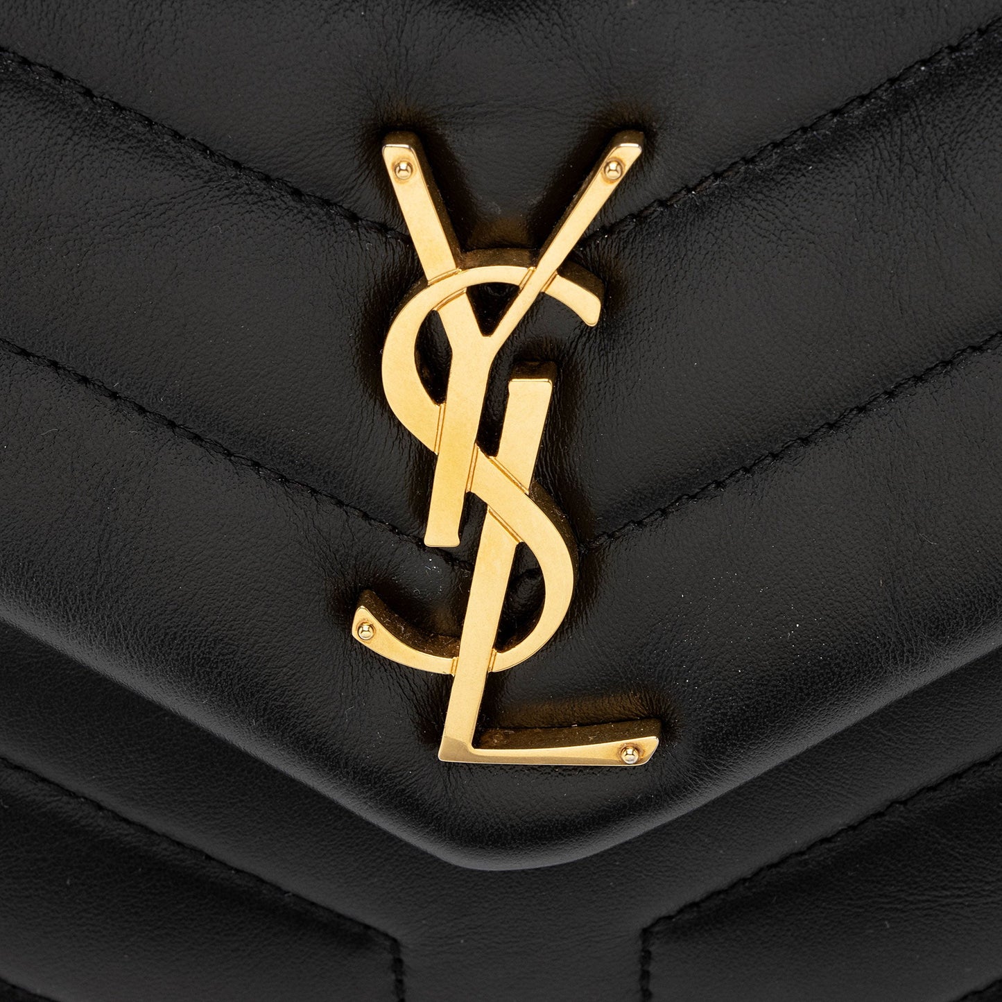 Saint Laurent Matelasse Calfskin Monogram LouLou Chain Small Crossbody (SHF-8o8aXB)