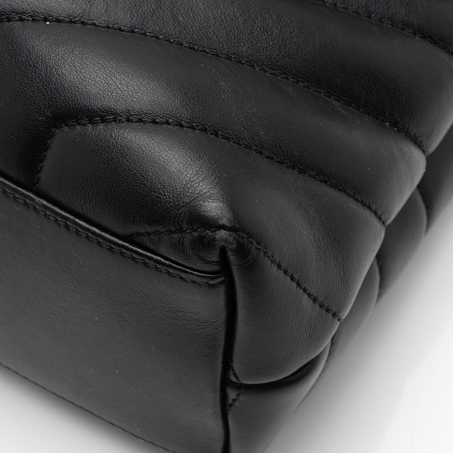 Saint Laurent Matelasse Calfskin Monogram LouLou Chain Small Crossbody Bag (SHF-s725vF)