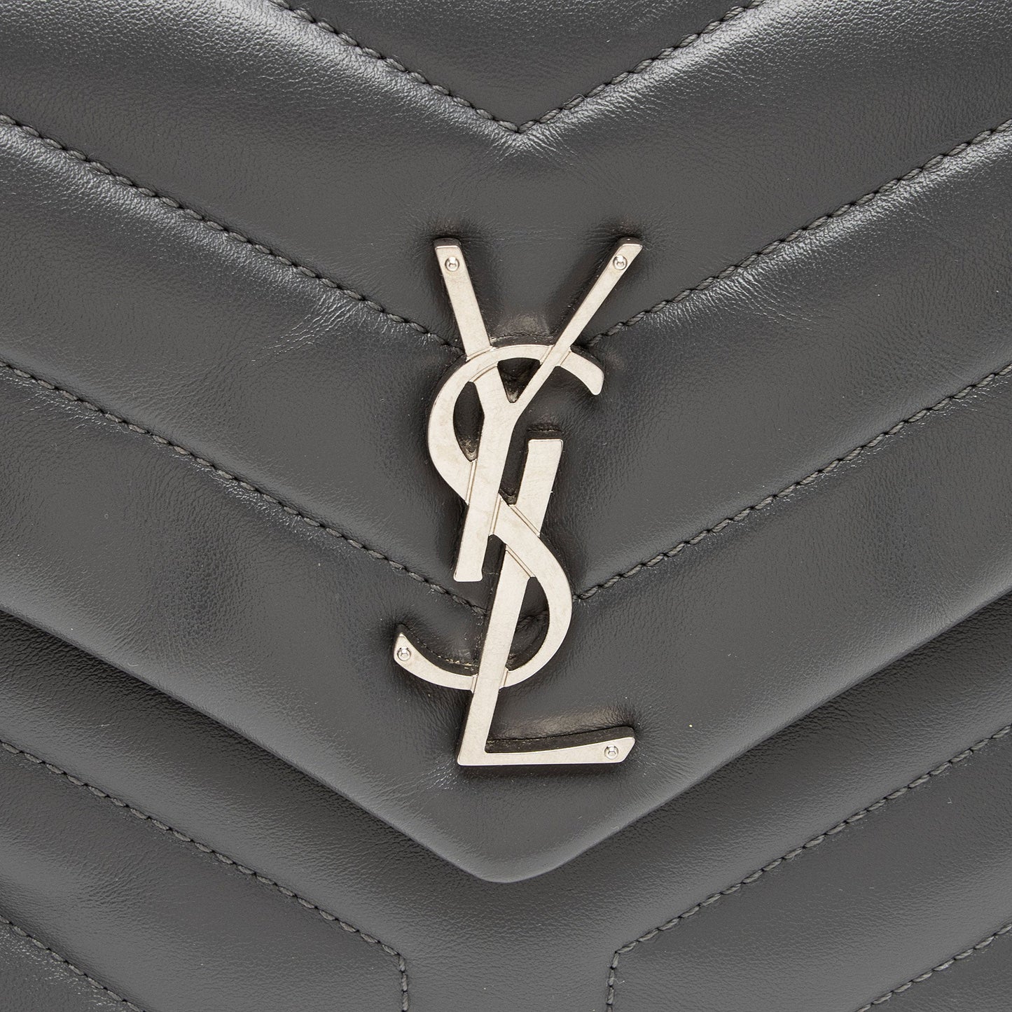 Saint Laurent Matelasse Calfskin Monogram LouLou Chain Small Crossbody (SHF-B5OsZv)