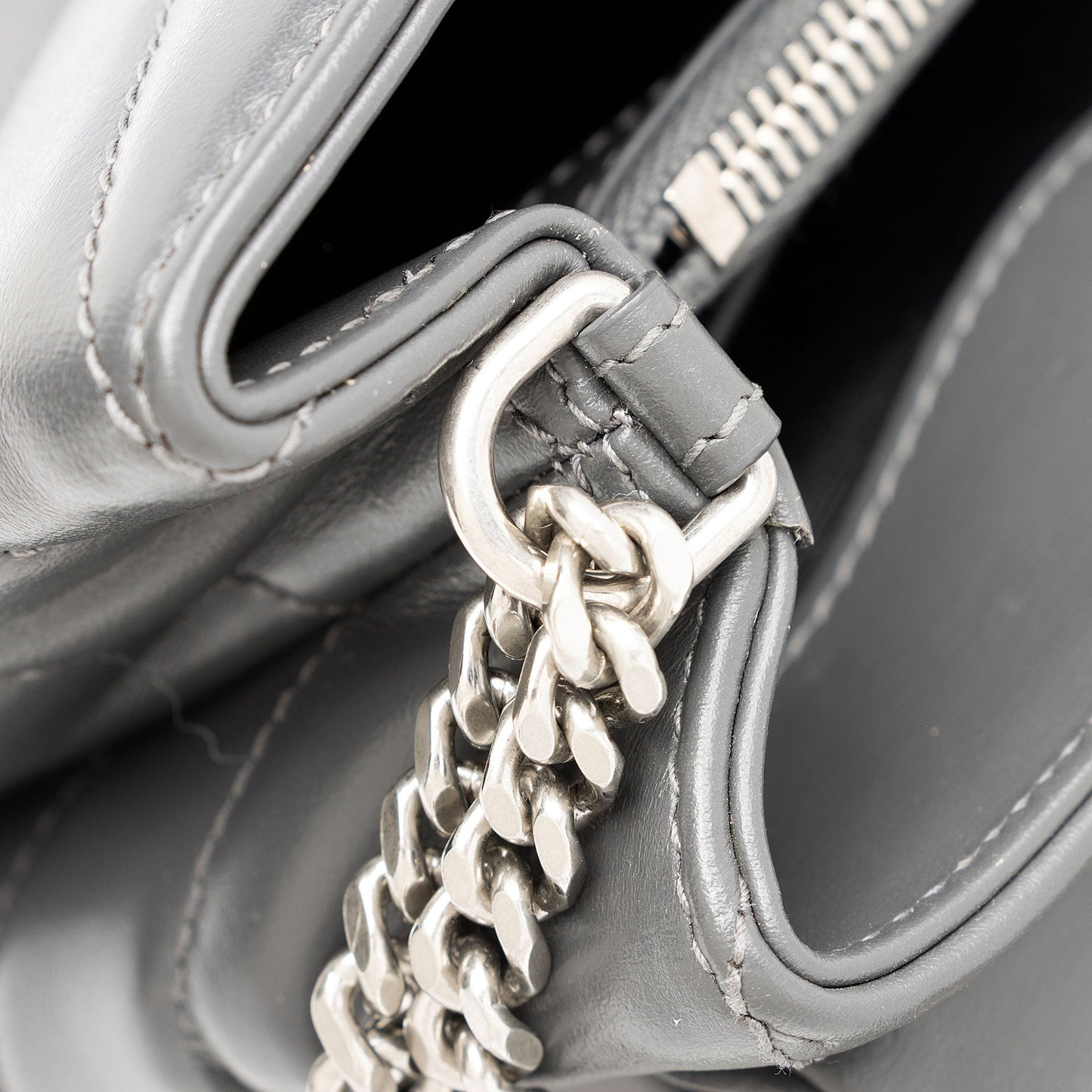 Saint Laurent Matelasse Calfskin Monogram LouLou Chain Small Crossbody (SHF-B5OsZv)