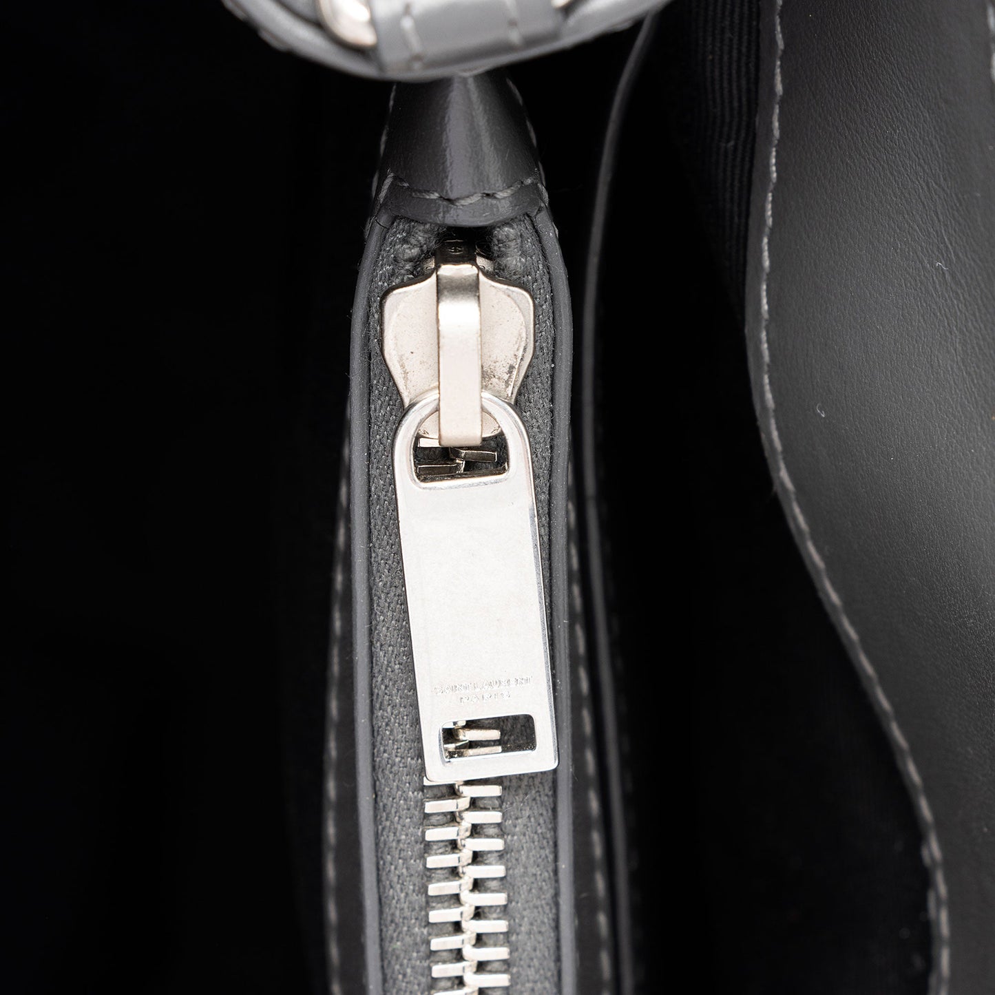 Saint Laurent Matelasse Calfskin Monogram LouLou Chain Small Crossbody (SHF-B5OsZv)